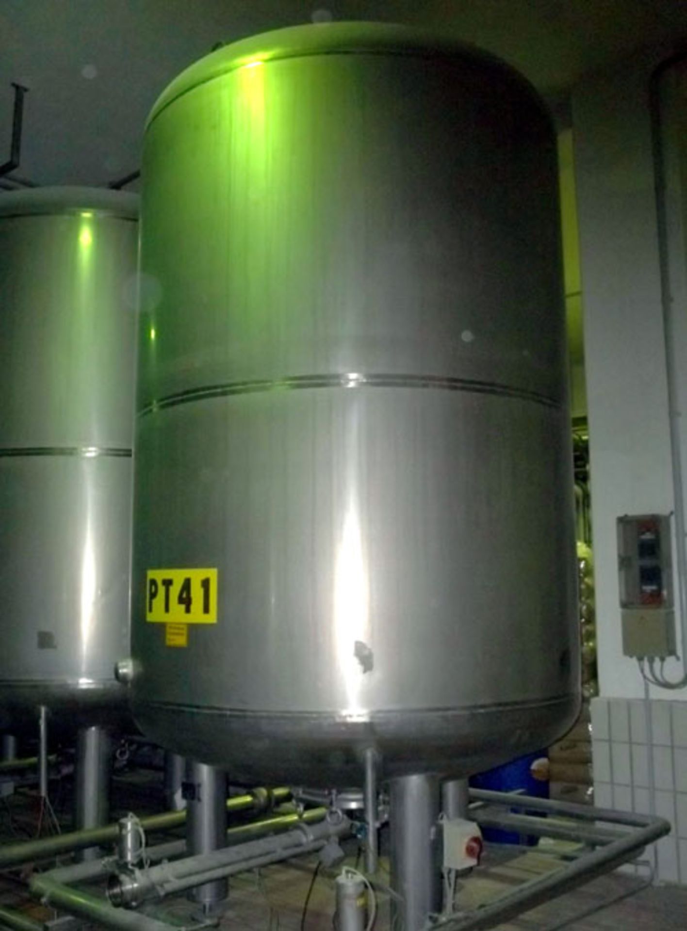 H. Bauer Maschinen-und-Apparatebau stainless steel tank, 3013 gallon (11408 liter) capacity,