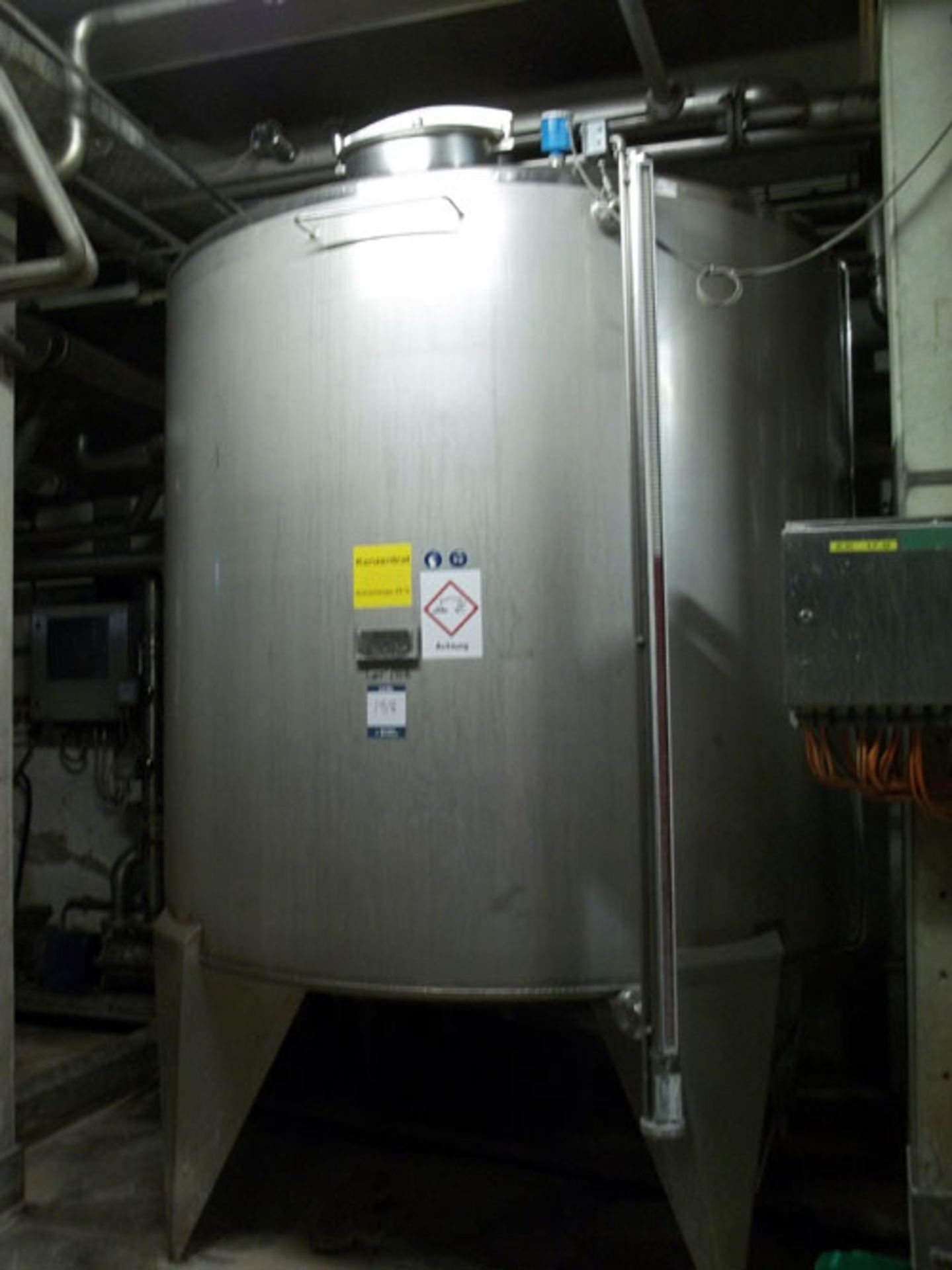 Binder GMBH Tank, 9200 Liter (2430 Gallon), Stainless Steel, Vertical Coned bottom. Mounted on legs. - Image 2 of 5