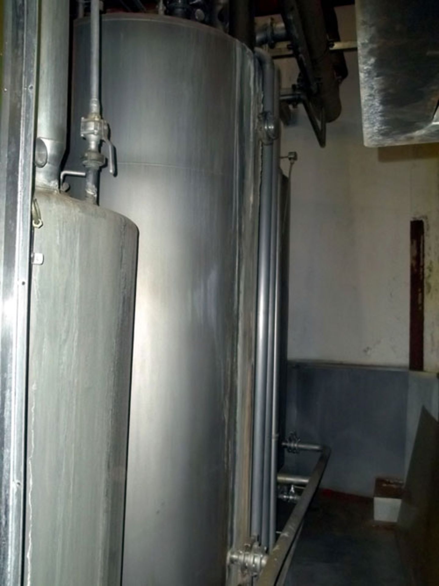 CIP System Consisting Of: (2) approximate 1040 liter stainless steel tanks, (1) approximate 1324 - Image 11 of 11