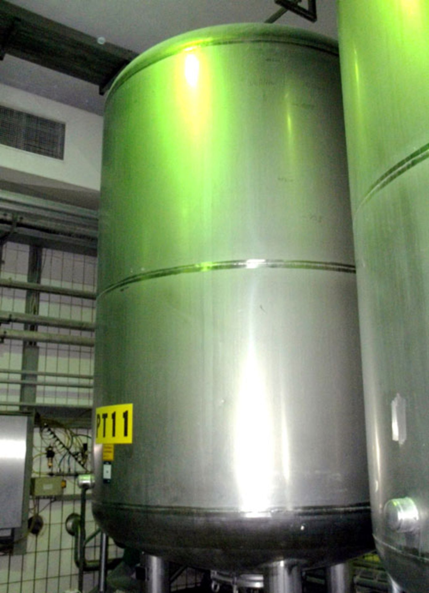 H. Bauer Maschinen-und-Apparatebau stainless steel tank, 3013 gallon (11408 liter) capacity,