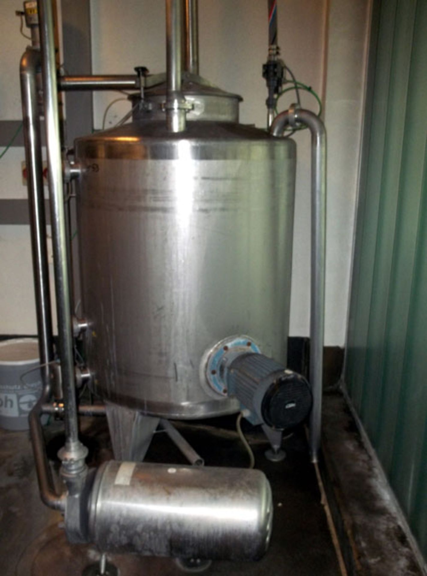 Alfa Laval 685 liters (181.2 gallon) stainless steel tank. Side agitator incl. motor and pump. On - Image 2 of 5