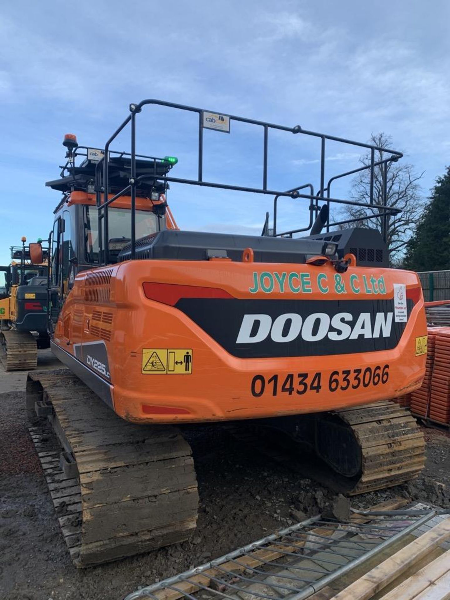 Doosan, DX225LC-6 22 Ton Excavator Serial No. DHCKEBBUKH0001593 Date of Manufacture: 2018 Piped with - Image 3 of 4