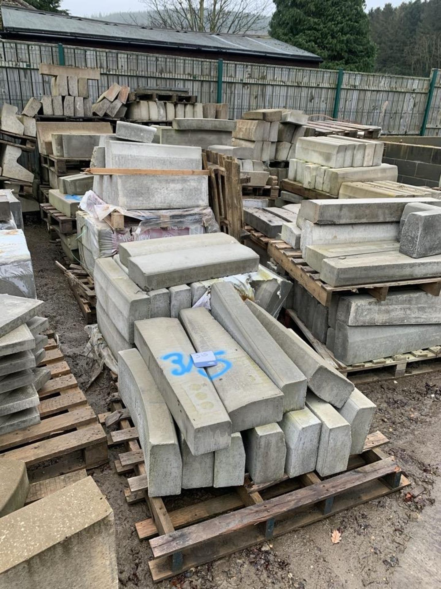 40 part pallets assorted mixed road curbs
