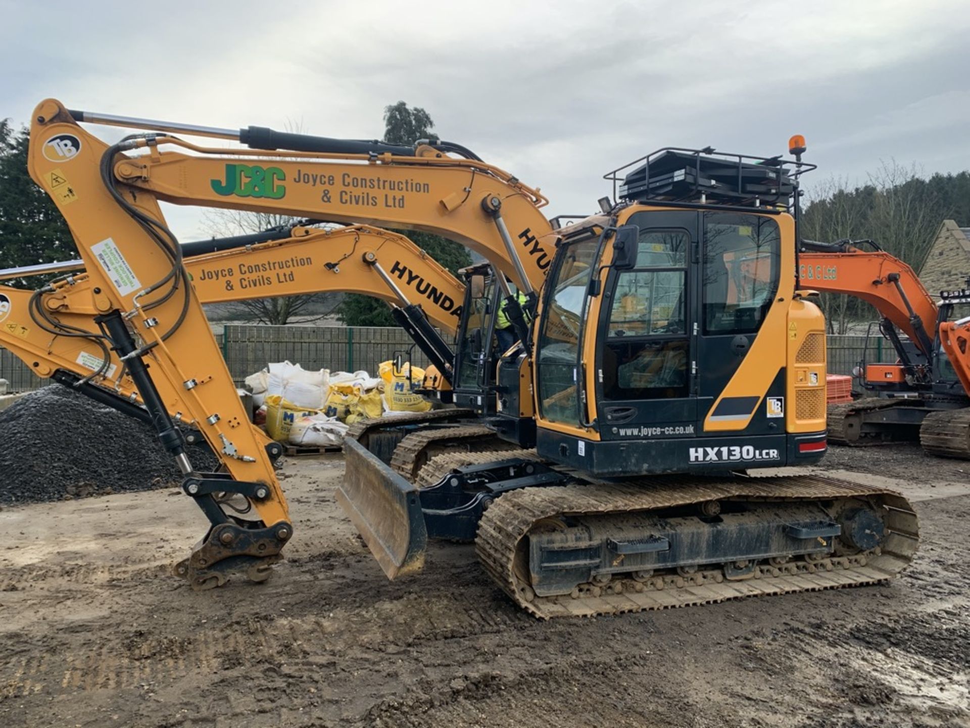 Hyundai, HX130LCR Crawler Excavator Serial No. HHKHK305LK00000189 Piped, fitted with Window Guards - Image 2 of 5