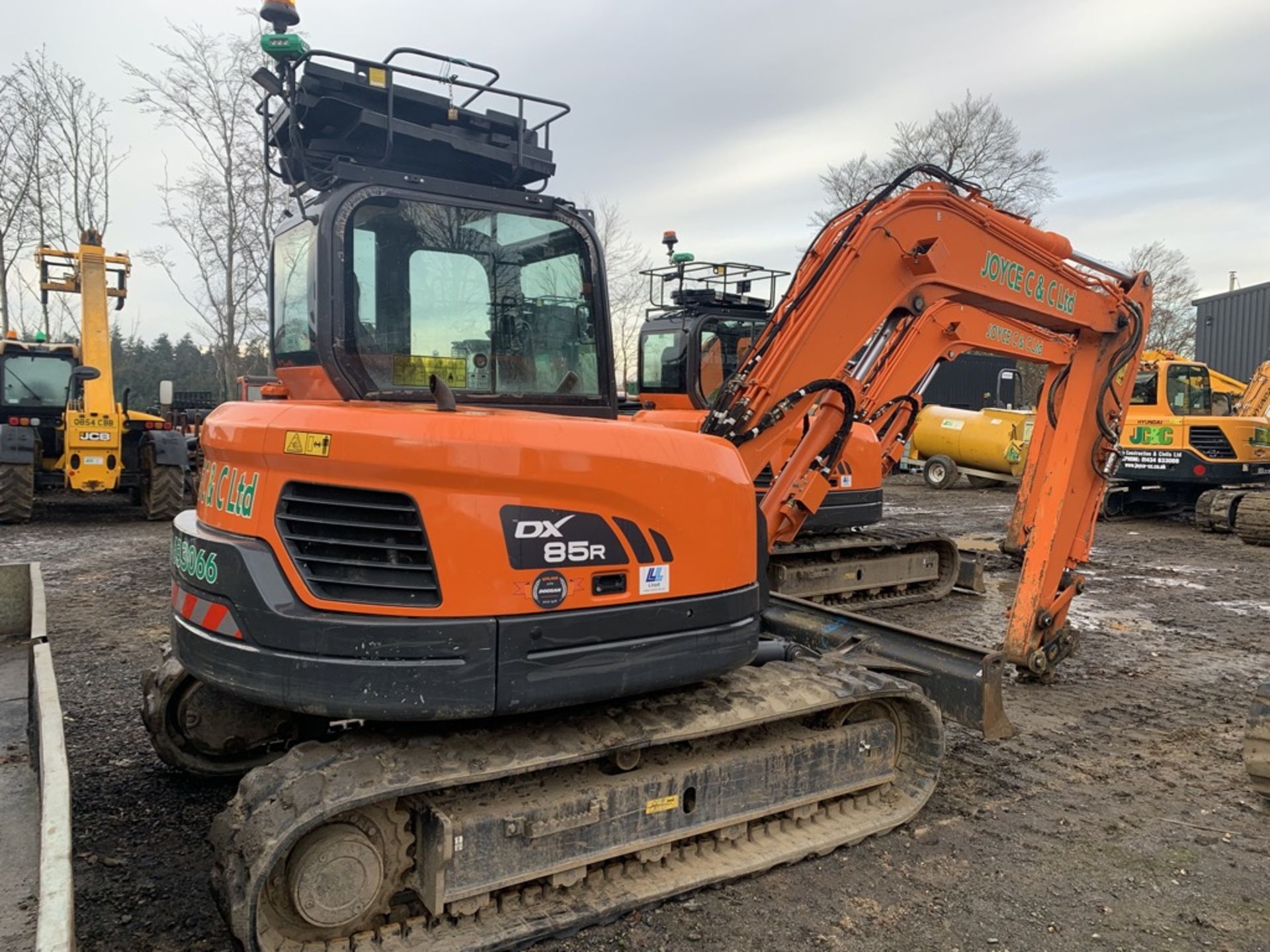 Doosan, DX85R-3 8.5 Ton Excavator Serial No. DHCKEAAVA6002265 Date of Manufacture: 2018 Rubber - Image 4 of 5
