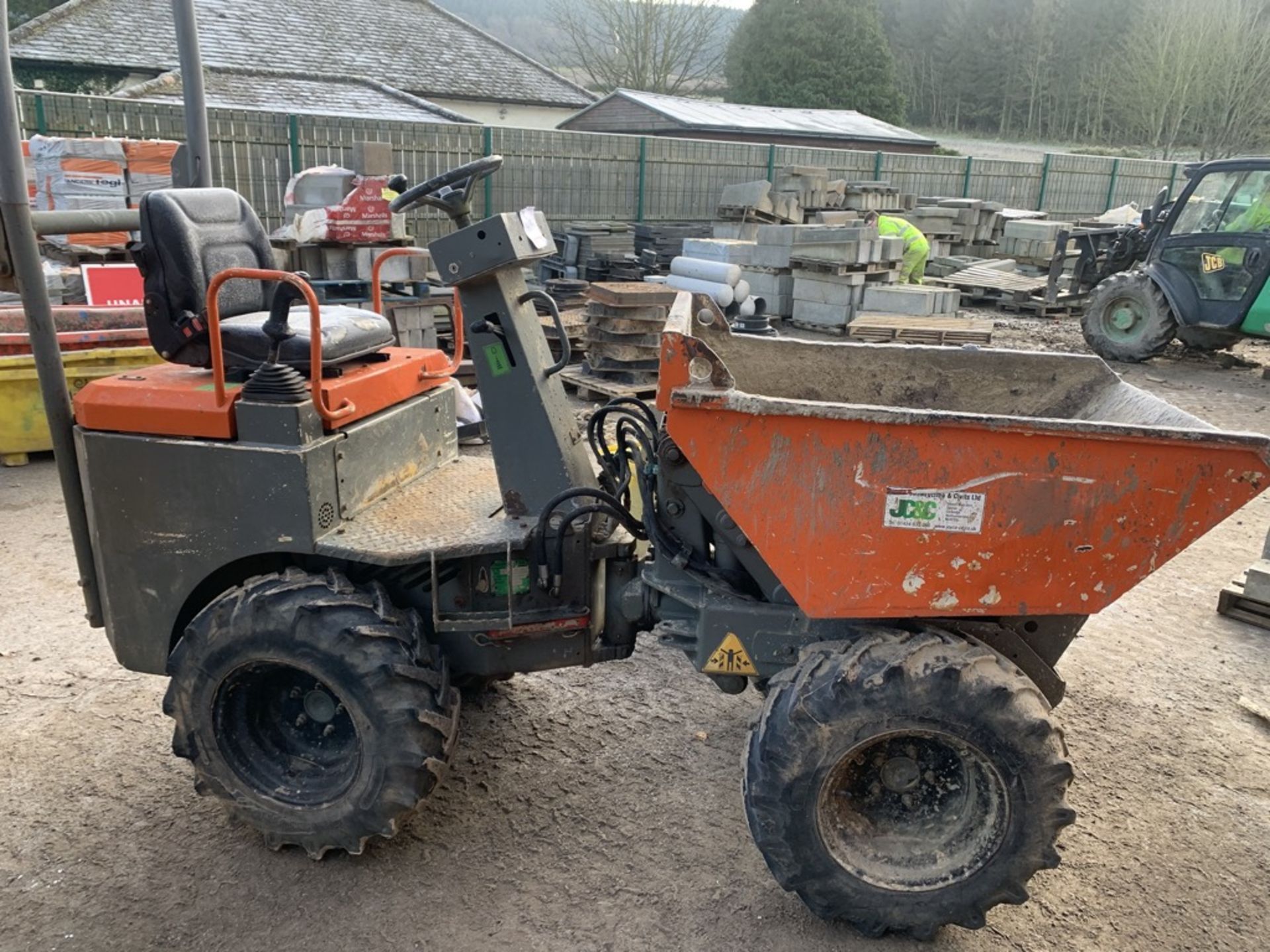 Terex, Benford 1 Ton Hi Lift Dump Truck Date of Manufacture: 2003 2,189 Recorded Hours Ref: JFV11 - Image 2 of 4