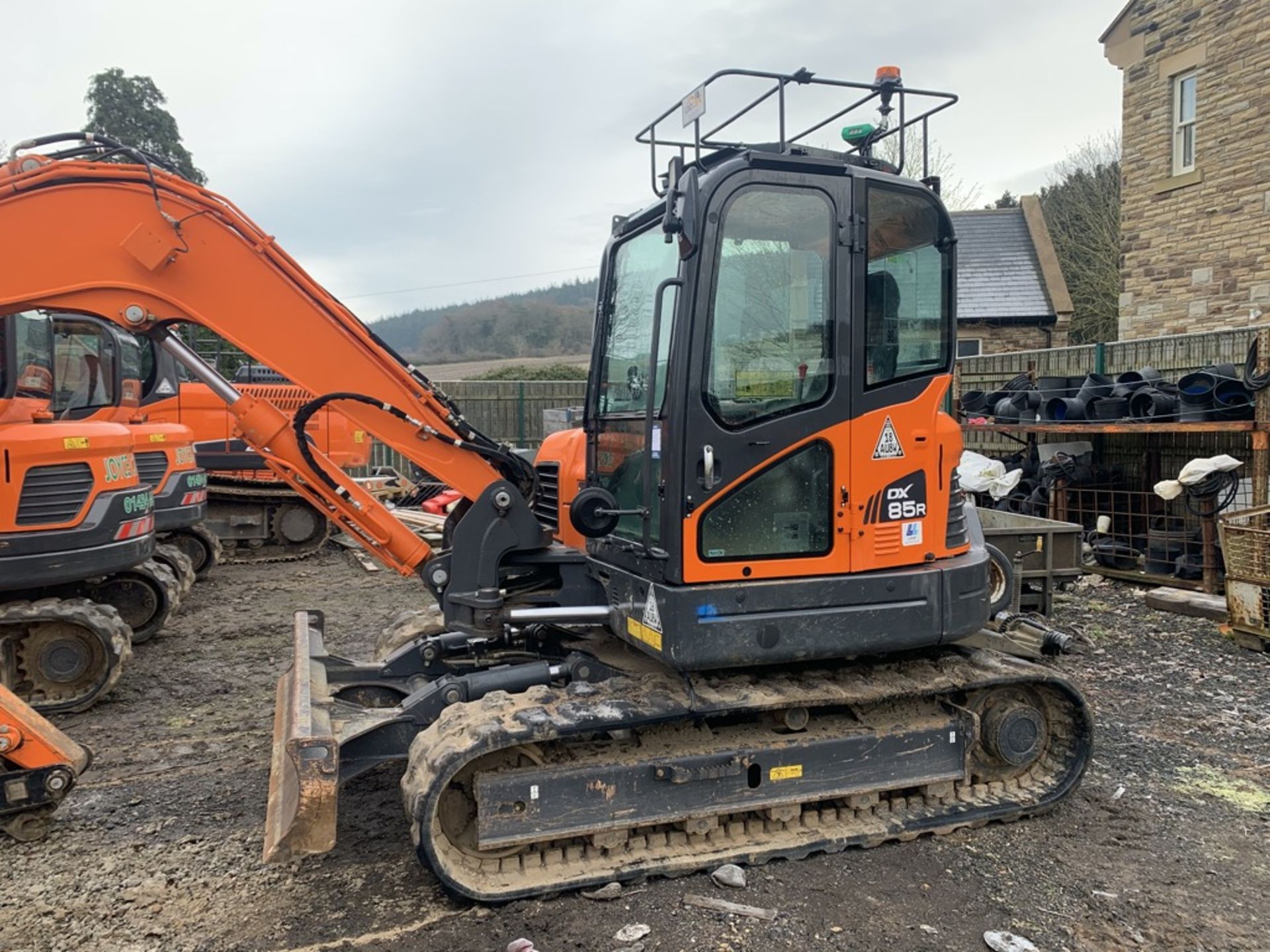 Doosan, DX85R-3 8.5 Ton Excavator Serial No. DHKCEAAVE6002296 Date of Manufacture: 2018 Rubber - Image 2 of 5