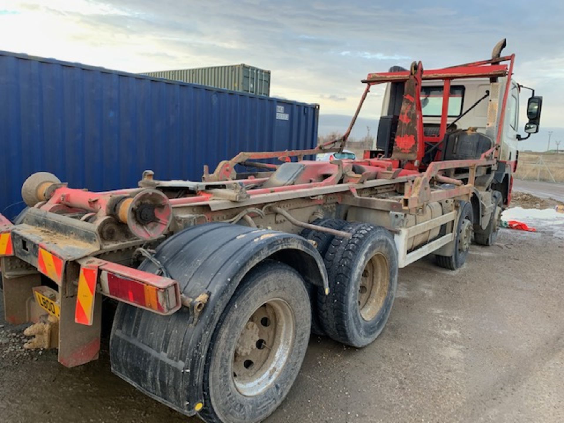 DAF 8x4 hook-bin Ro-Ro skip lorry, Model FAD CF85.410, registration number L800 JGW, 500,000 - Image 2 of 12