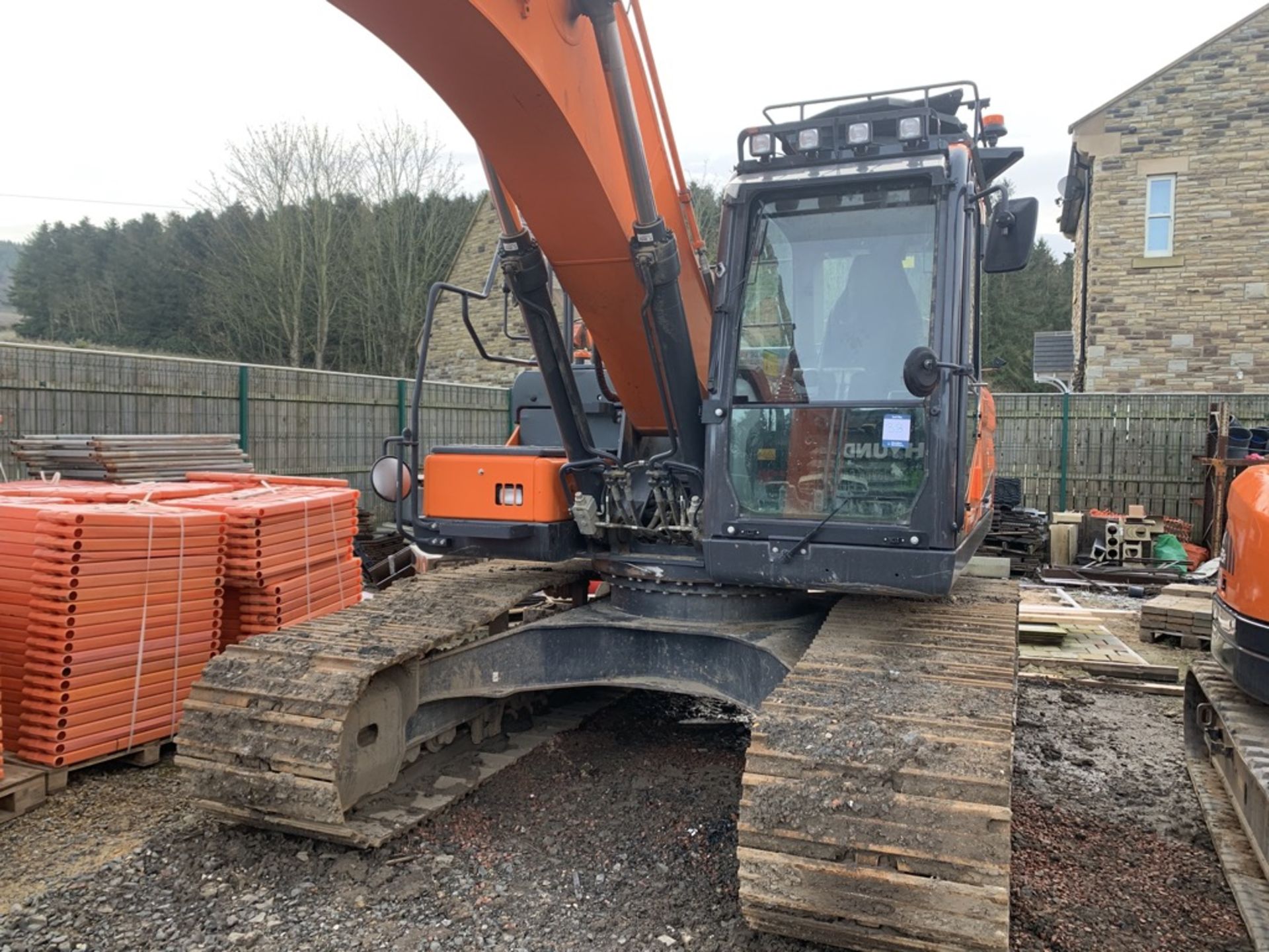 Doosan, DX225LC-6 22 Ton Excavator Serial No. DHCKEBBUKH0001593 Date of Manufacture: 2018 Piped with - Image 2 of 4