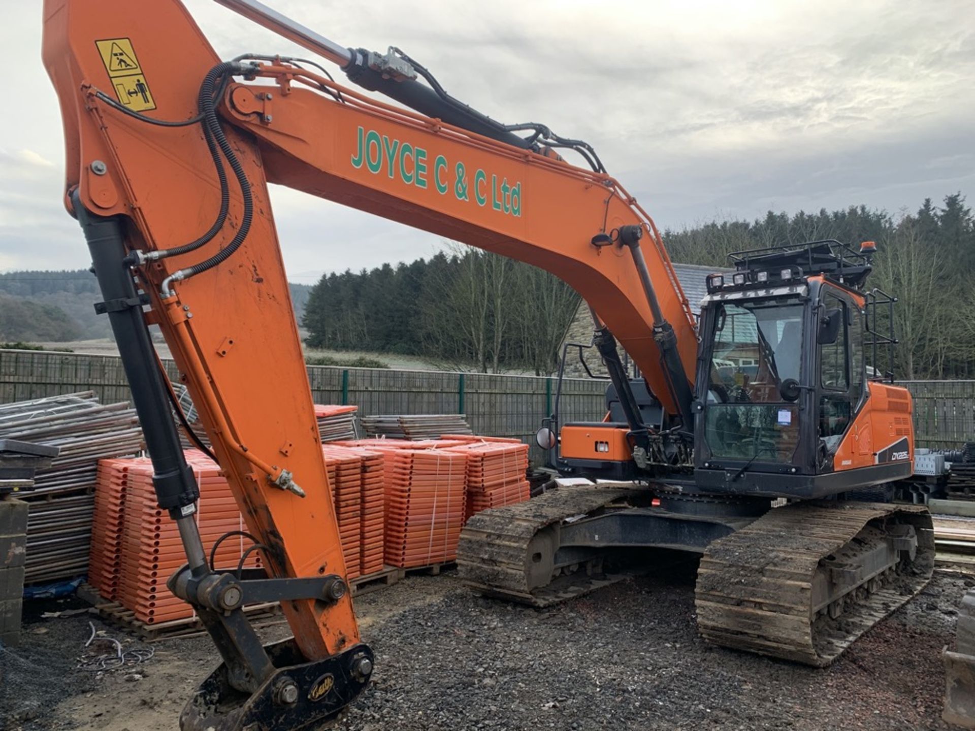 Doosan, DX225LC-6 22 Ton Excavator Serial No. DHCKEBBUKH0001593 Date of Manufacture: 2018 Piped with