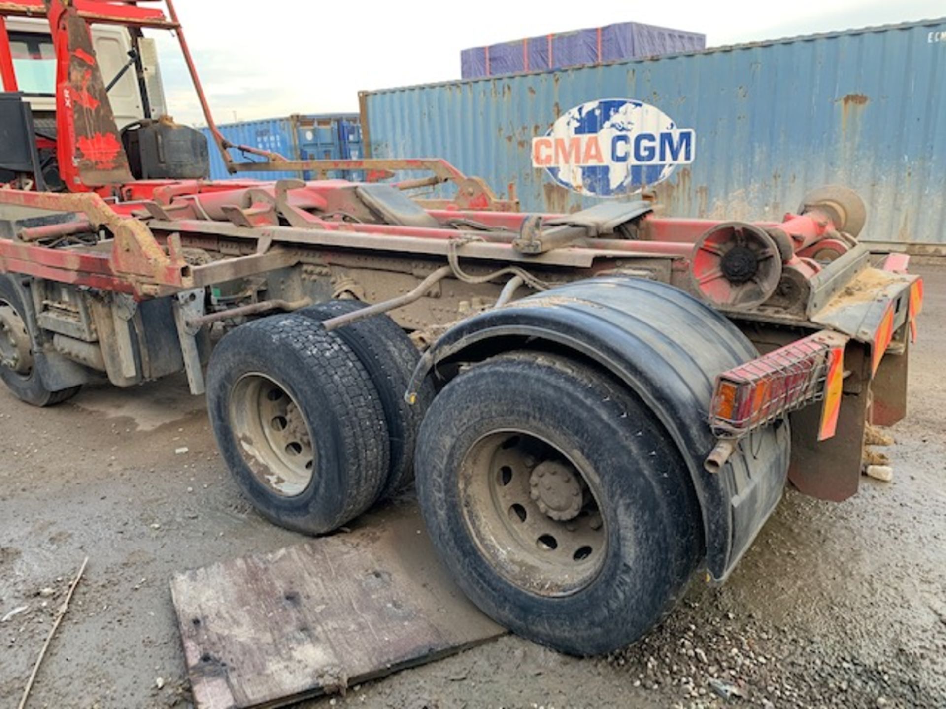 DAF 8x4 hook-bin Ro-Ro skip lorry, Model FAD CF85.410, registration number L800 JGW, 500,000 - Image 3 of 12