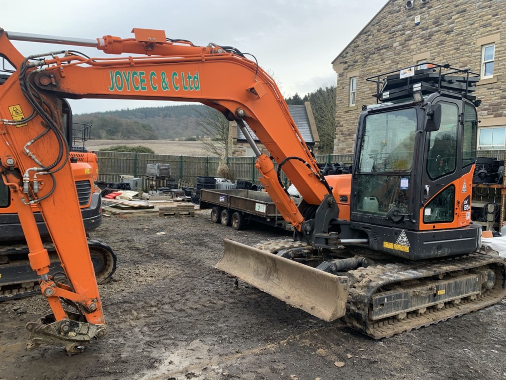 Doosan, DX85R-3 8.5 Ton Excavator Serial No. DHKCEAAVKH6002150 Date of Manufacture: 2018 Rubber - Image 2 of 6