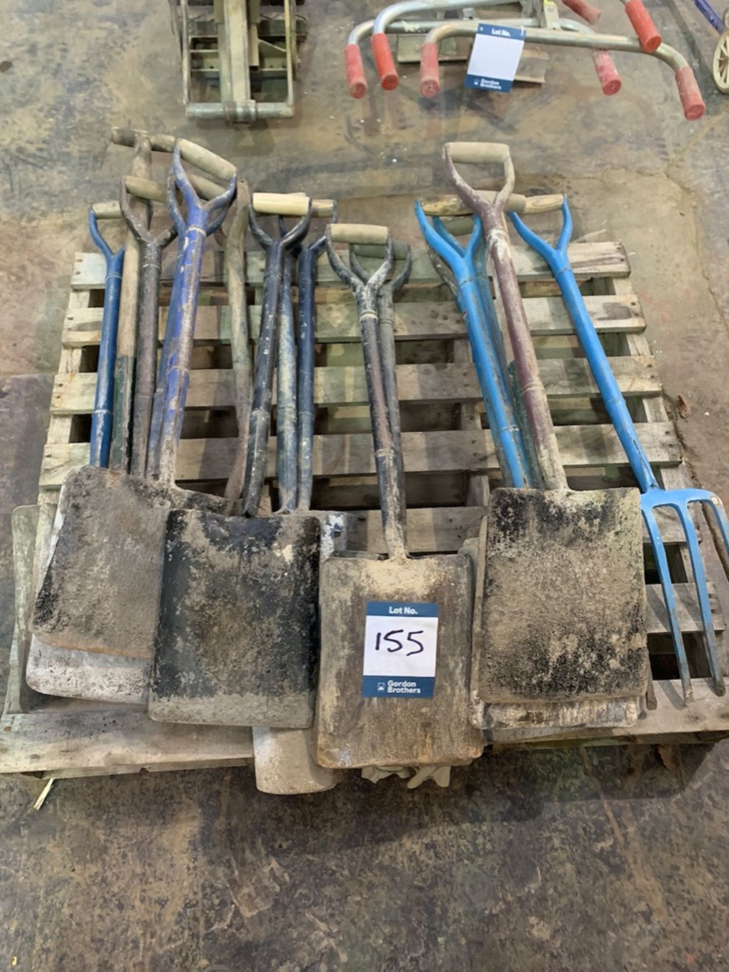 15 shovels to pallet