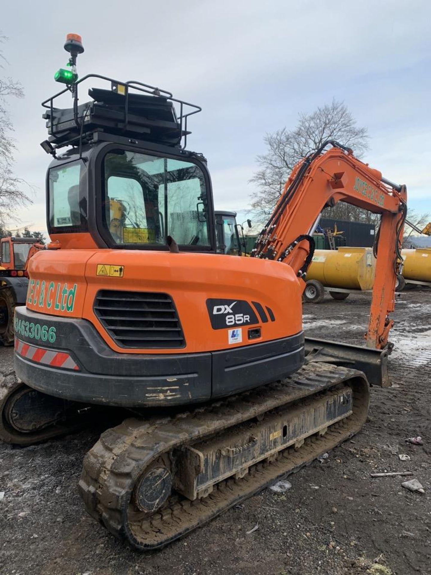 Doosan, DX85R-3 8.5 Ton Excavator Serial No. DHKCEAAVKH6002150 Date of Manufacture: 2018 Rubber - Image 5 of 6