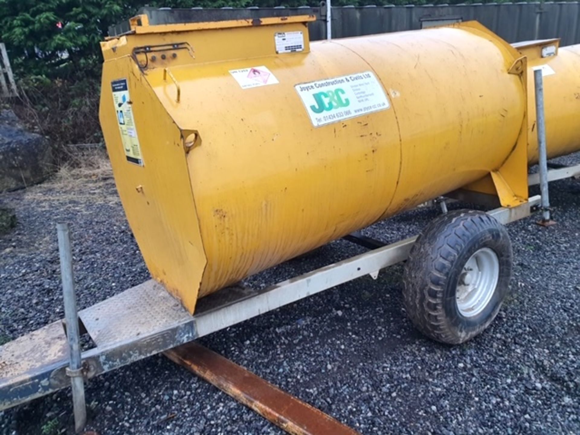 Main, 2000L Tow Along Bunded Fuel Tank Serial No. 6239 Date of Manufacture: 2013