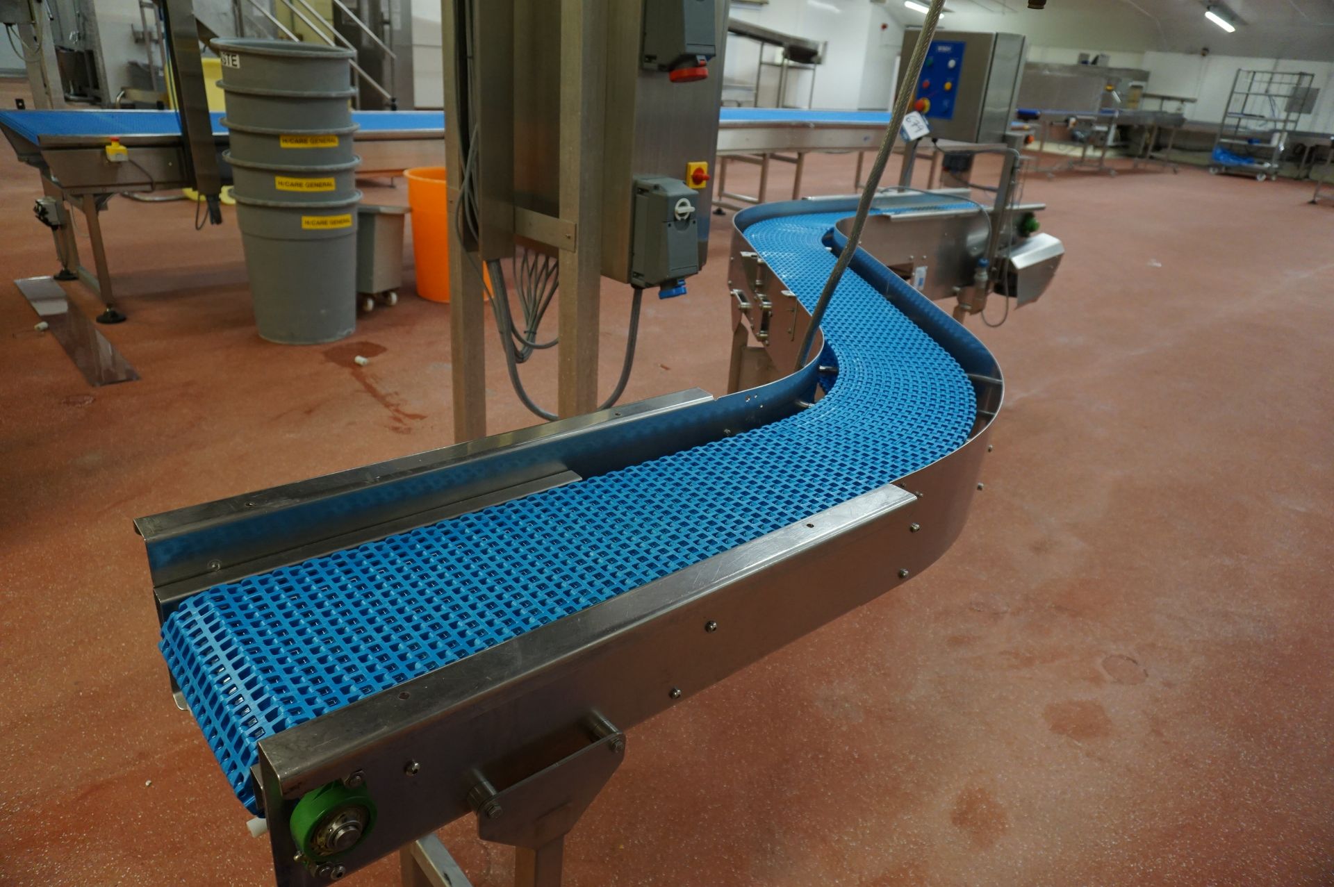 Western Mechanical Handling, Model: REX1255, curved plastic mesh motorised conveyor, Serial No.