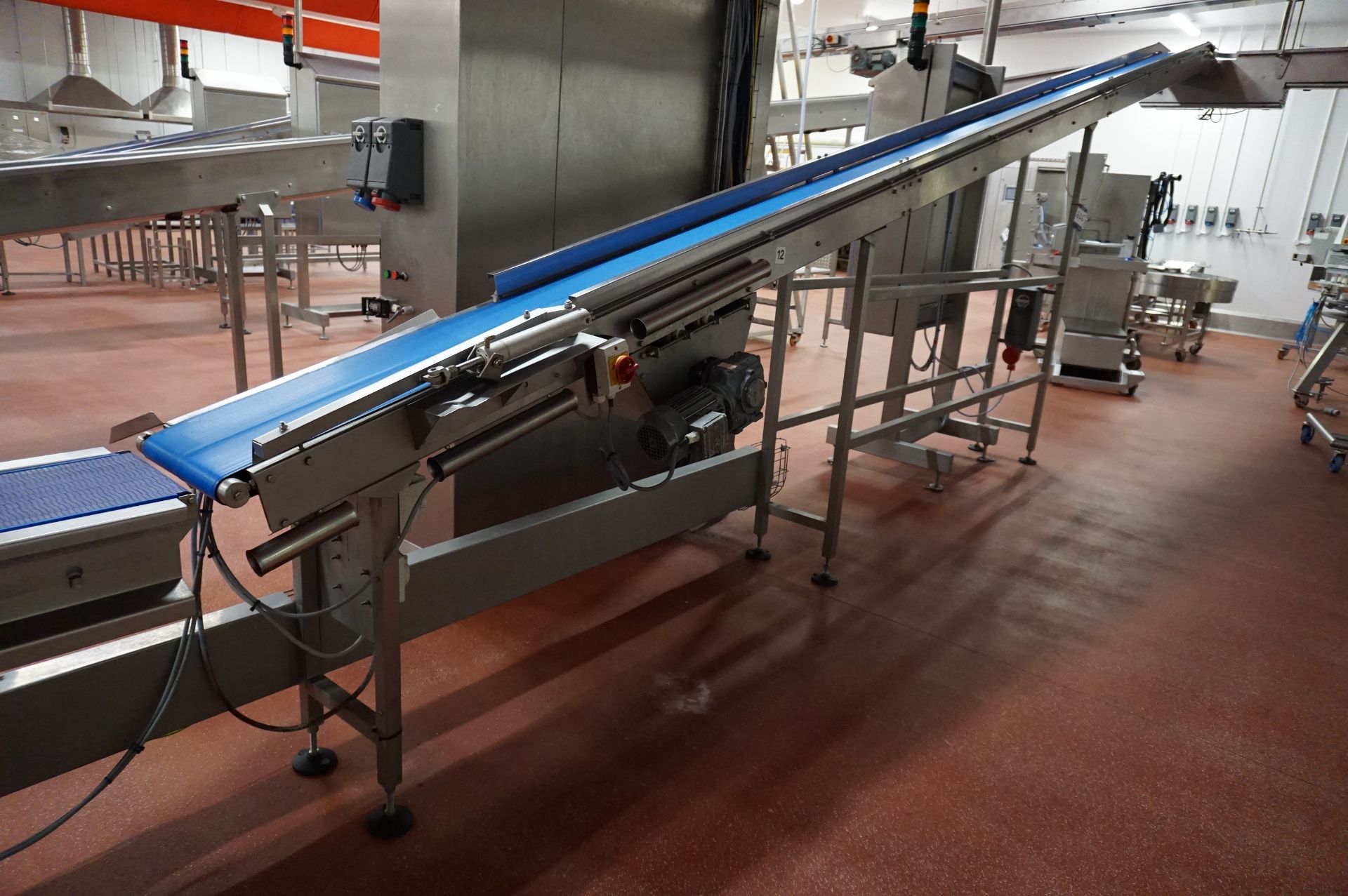 Bradman Lake Packaging Station Comprising: motorised decline belt conveyor, Approx 8m with WMH - Image 19 of 23