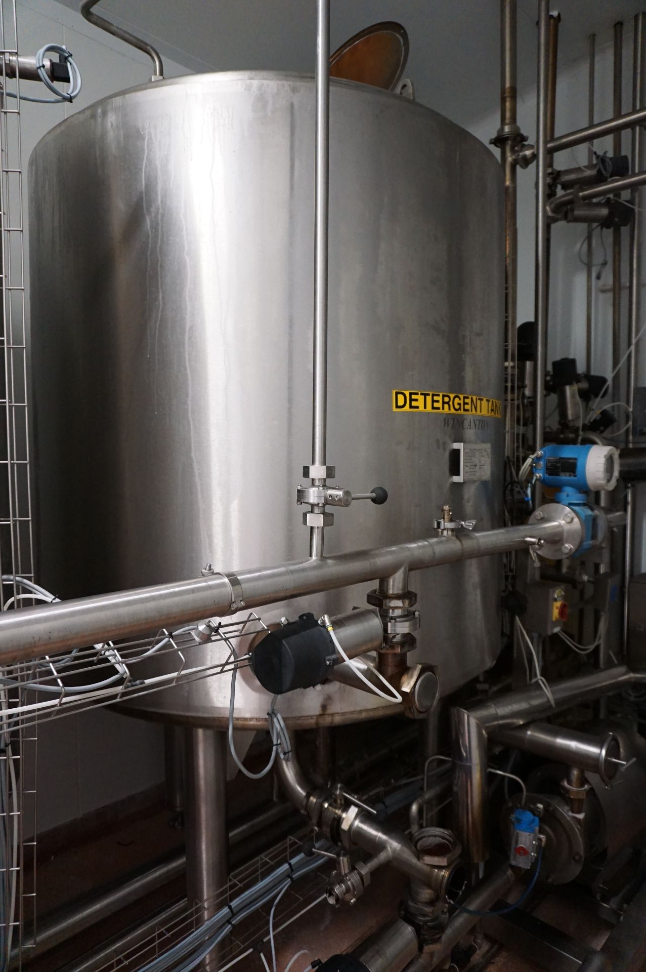 CIP System Comprising: Wincanton fresh water tank, Serial No. DFB-4214-FWT (2003); Wincanton reclaim - Image 6 of 14