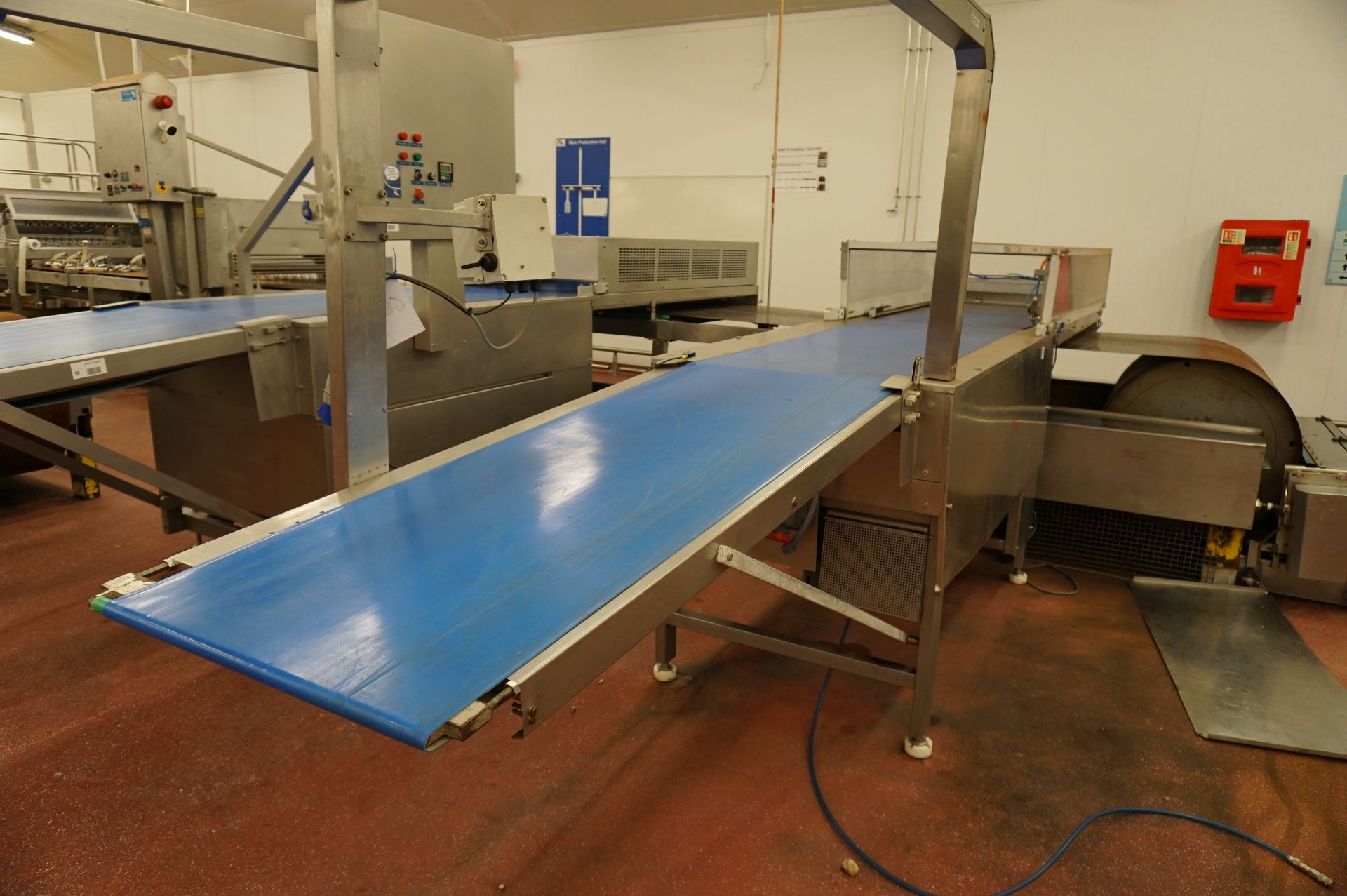 Motorised retracting belt conveyor, Approx. 5.3m (l) belt width: 650mm