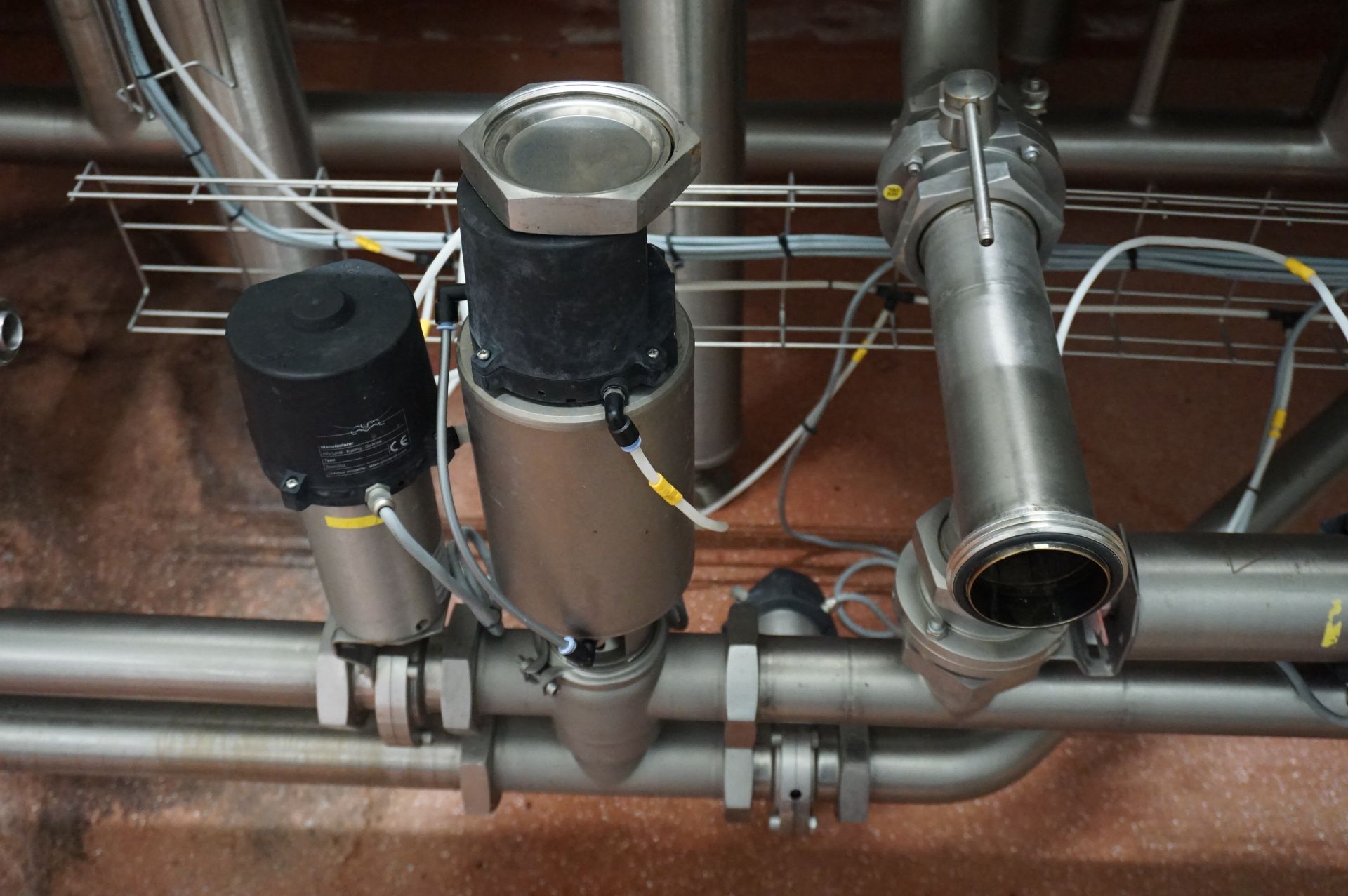 CIP System Comprising: Wincanton fresh water tank, Serial No. DFB-4214-FWT (2003); Wincanton reclaim - Image 12 of 14