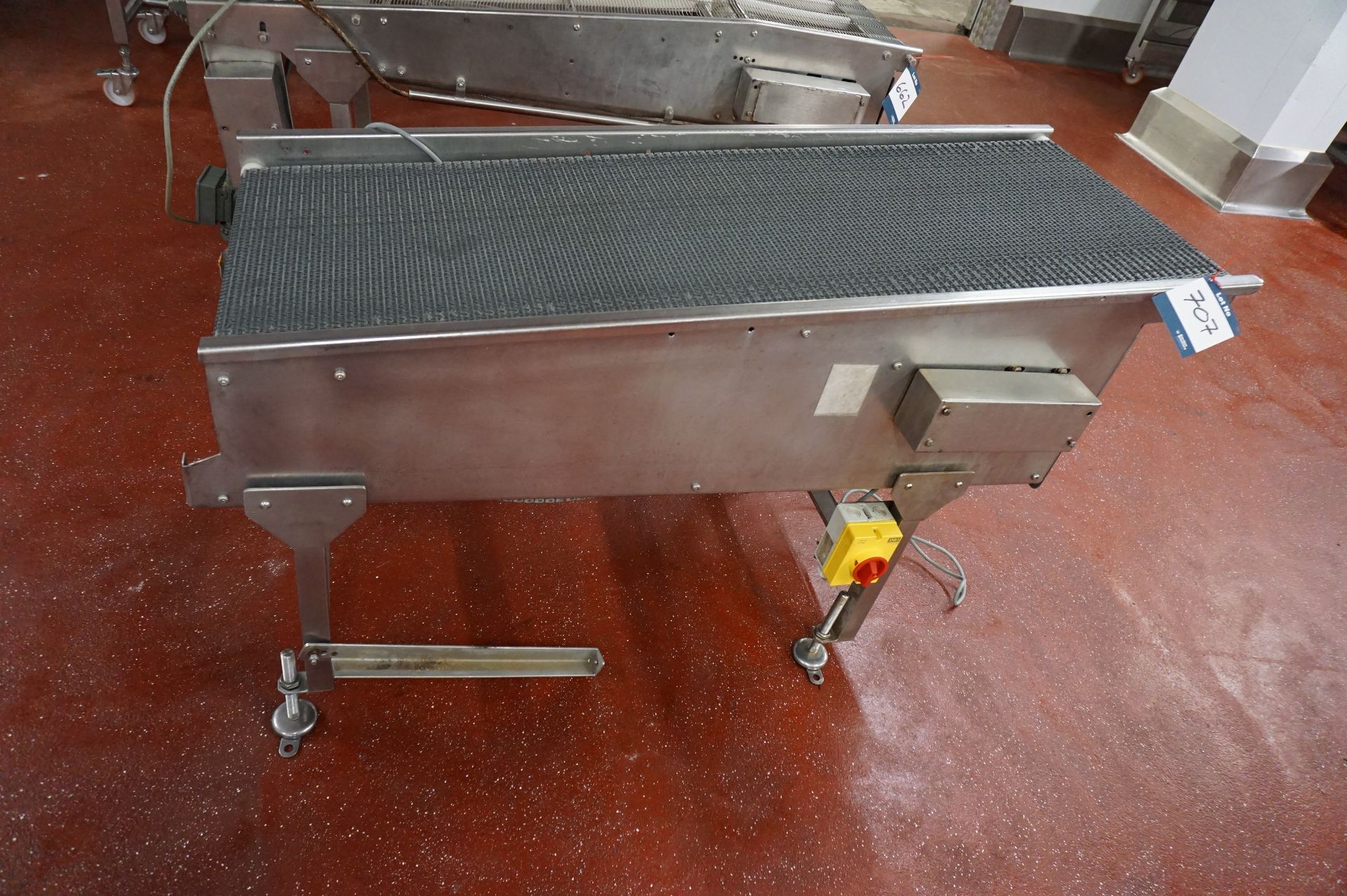 Motorised plastic mesh conveyor, 1.5m (l) belt width: 510mm