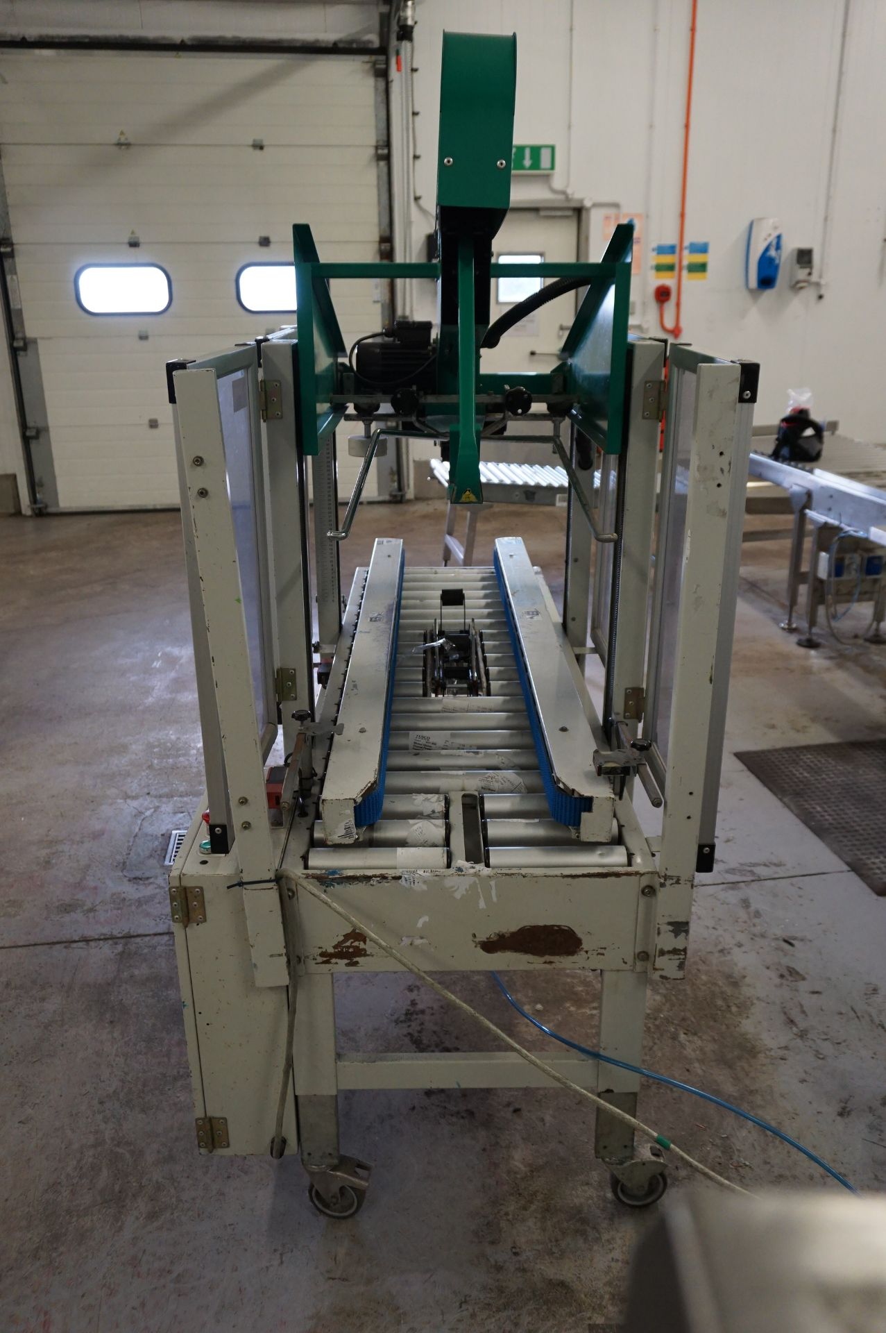 Bestpack, Model: AQ12-2, mobile box taping machine, Serial No. 045039 - Image 3 of 5