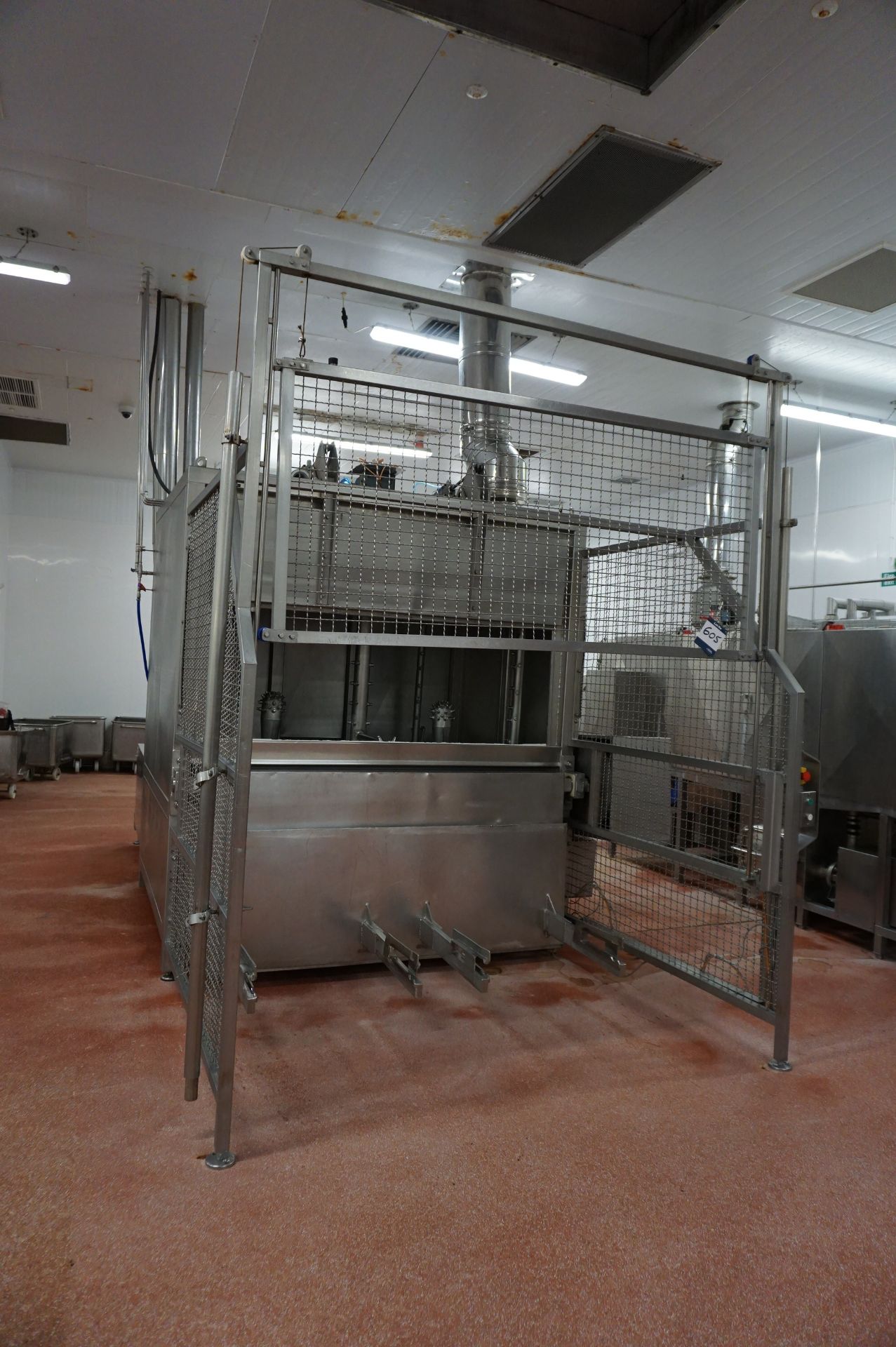 Kitzinger Takta, twin station bin wash system with Schneider Electric controls