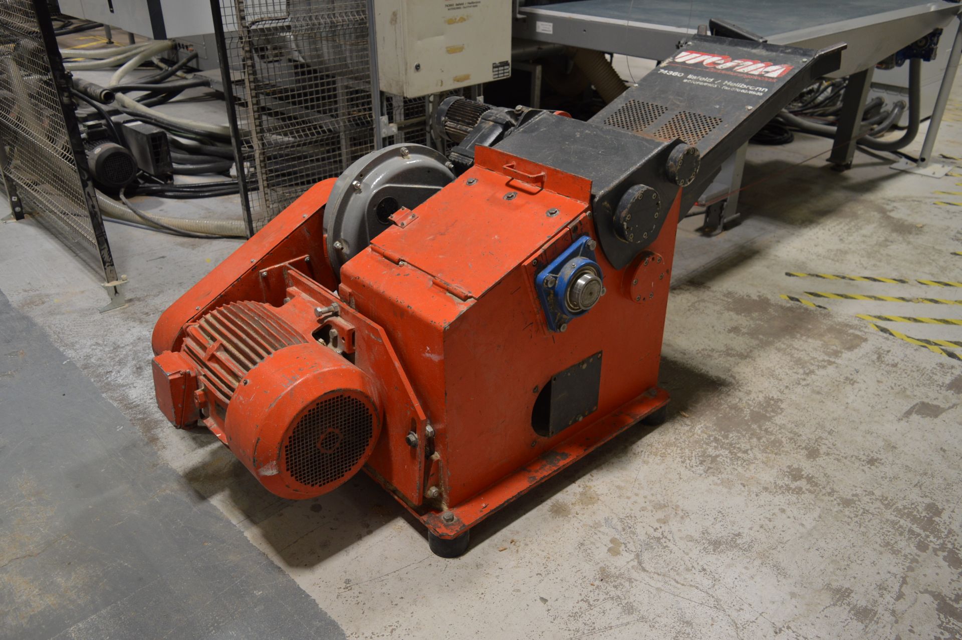 Weima, WLB 400 single shaft waste wood shredder, Serial No. 600-127 ...