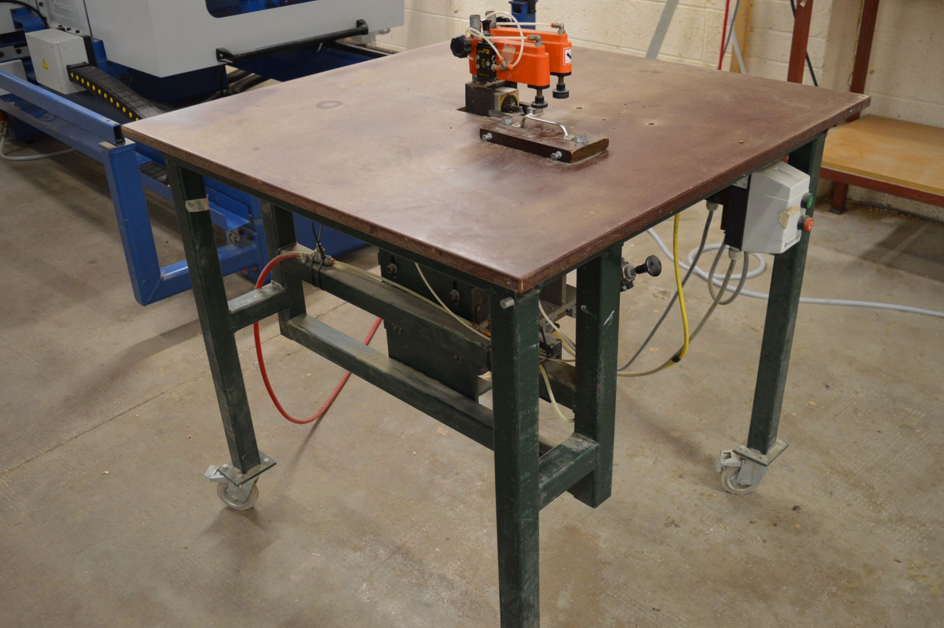 Fabricated table mounted horizontal drilling machine with work piece clamp, table size: 1,000mm x - Image 3 of 4