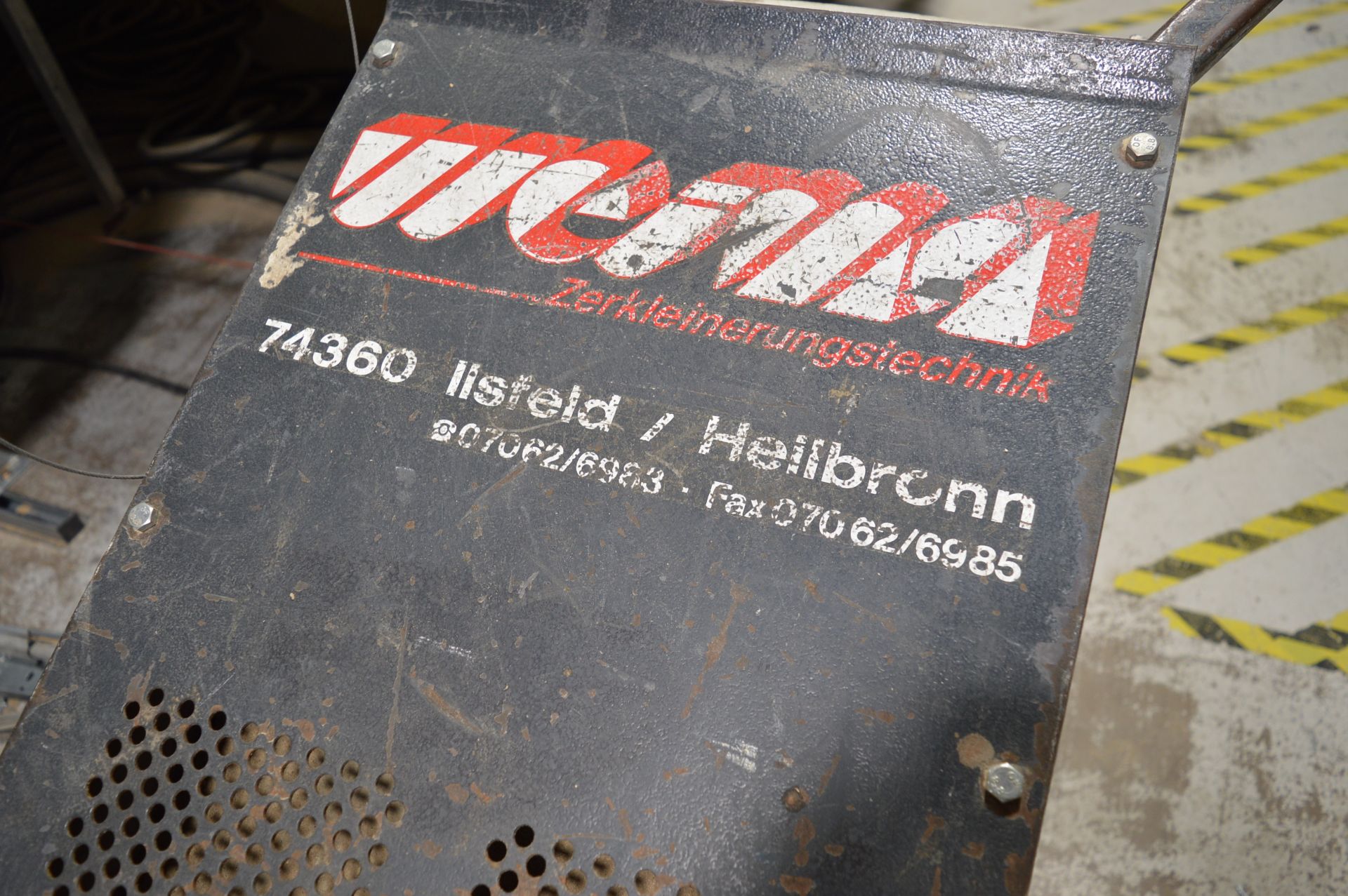 Weima, WLB 400 single shaft waste wood shredder, Serial No. 600-127 (1998). Hours: 19,268/06; motor: - Image 2 of 6