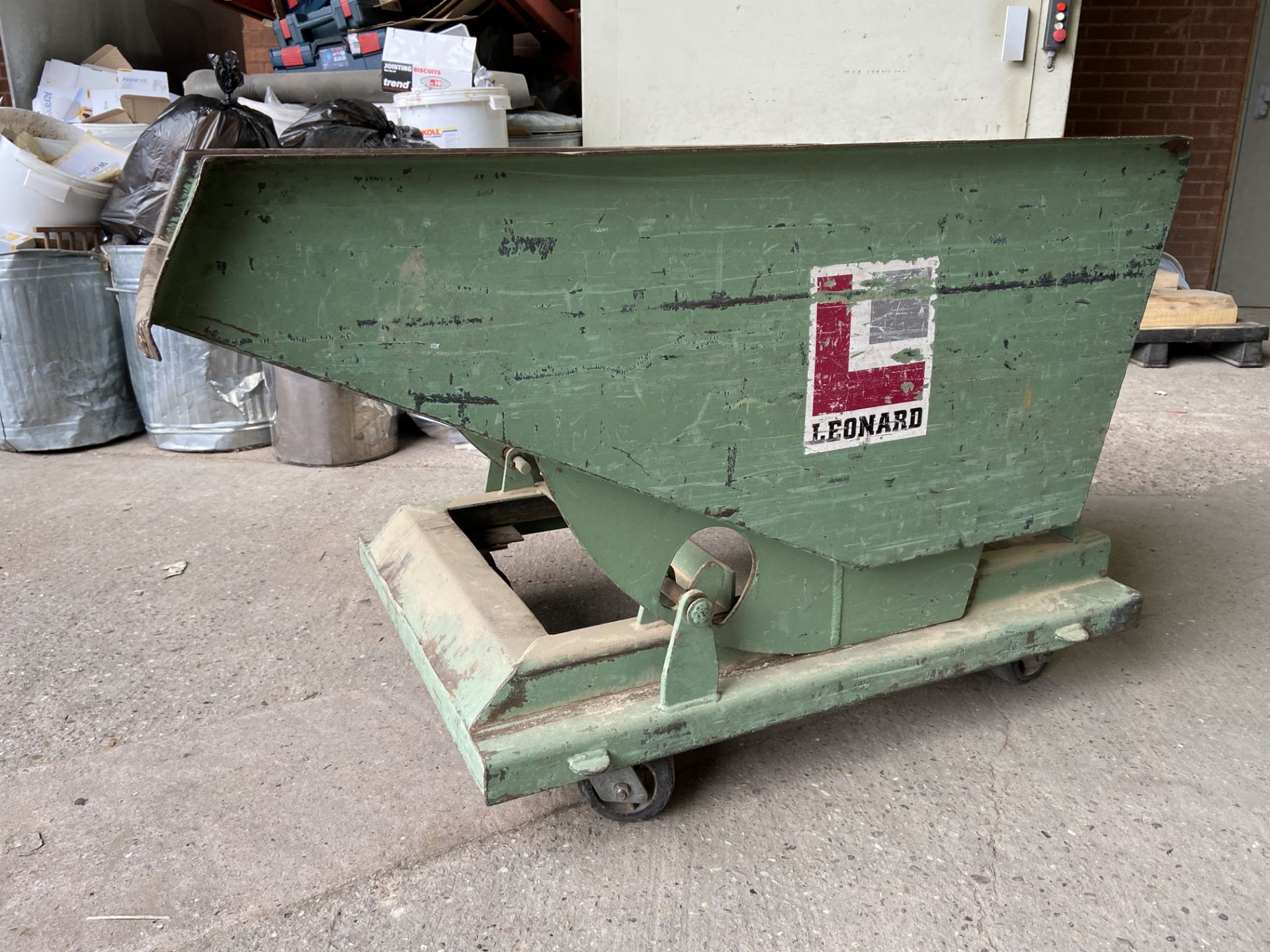 Leonard 0.5 yard skid mounted tipping skip, loading size. 770mm x 1,180mm (NB: lot photo for