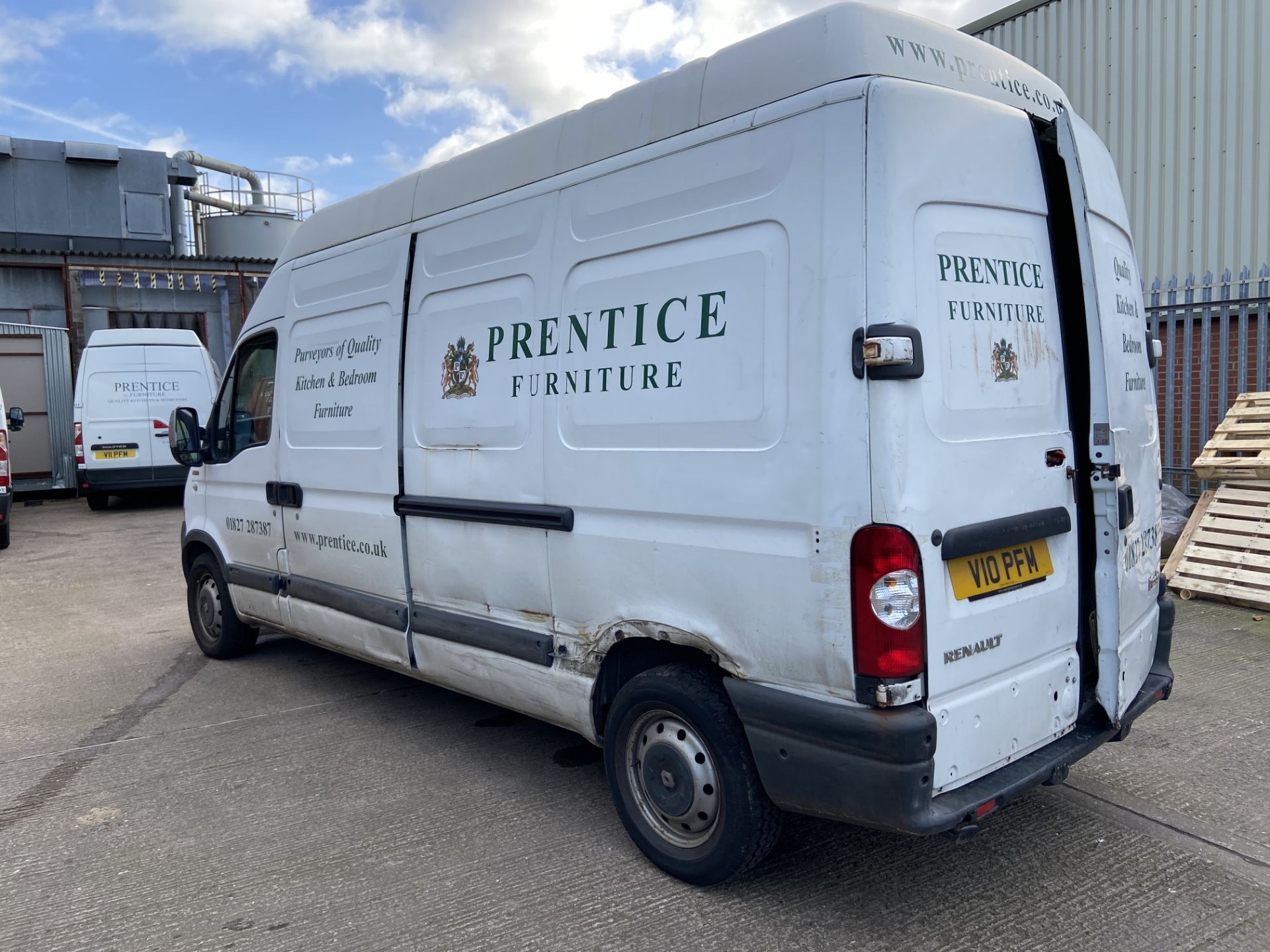 Renault Master LH35 dCi 120 Extra High Roof LWB Special Edition Diesel Panel Van, Registration: - Image 4 of 17