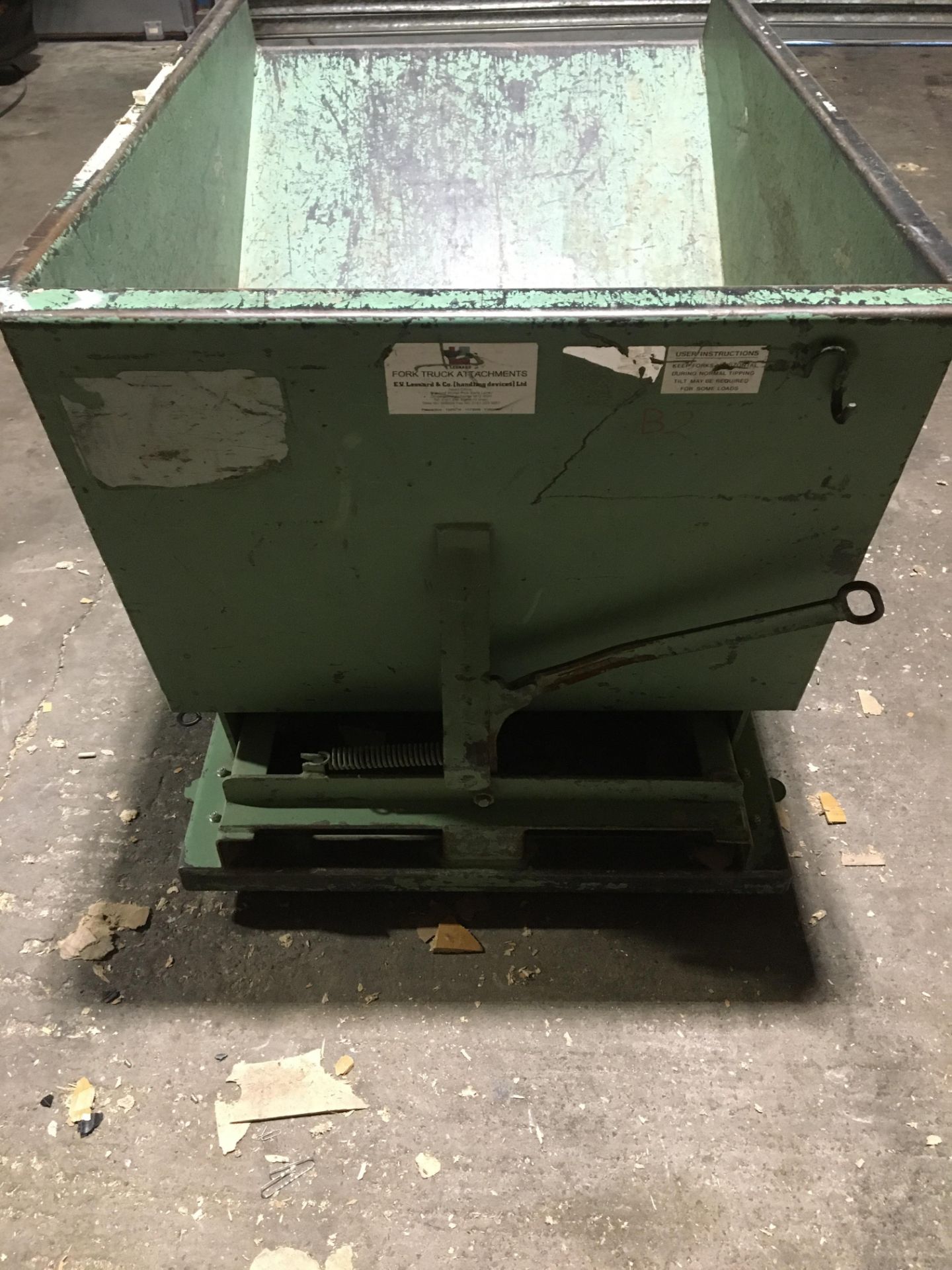 Leonard skid mounted tipping skip, loading size. 980mm x 1,520mm (Location: Brent) - Image 3 of 3