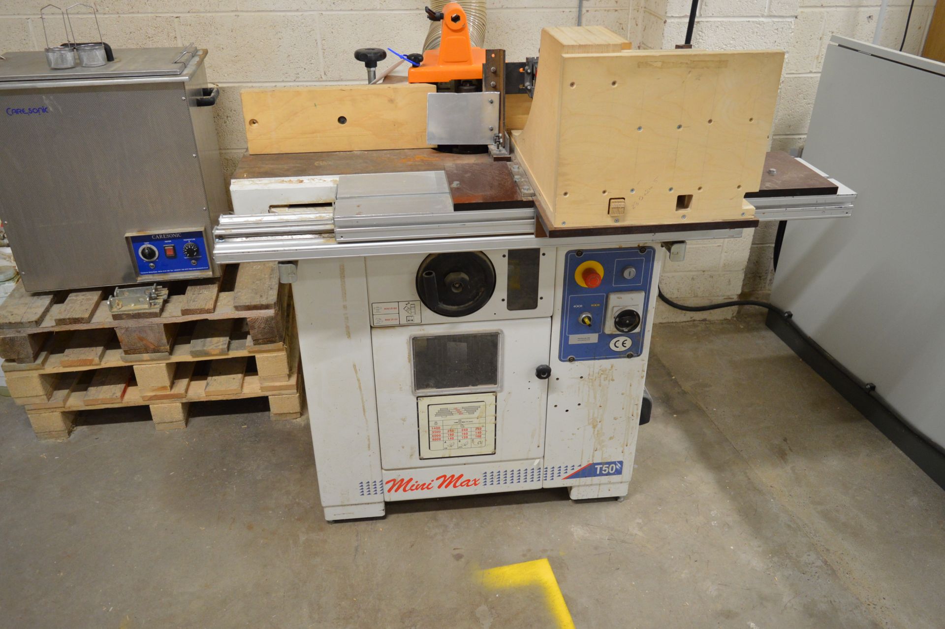 SCM, Minimax, Type. T50 spindle moulder, Serial No. KK/081998 (2006) (Location: Two Gates)