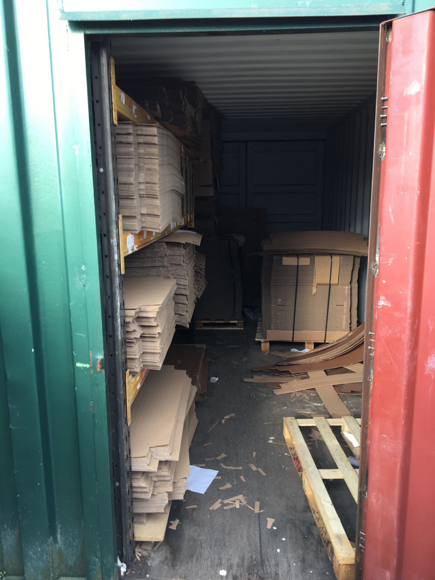 Steel 20' shipping container with rear pedestrian door comprising a bay of lightweight racking and - Image 4 of 12