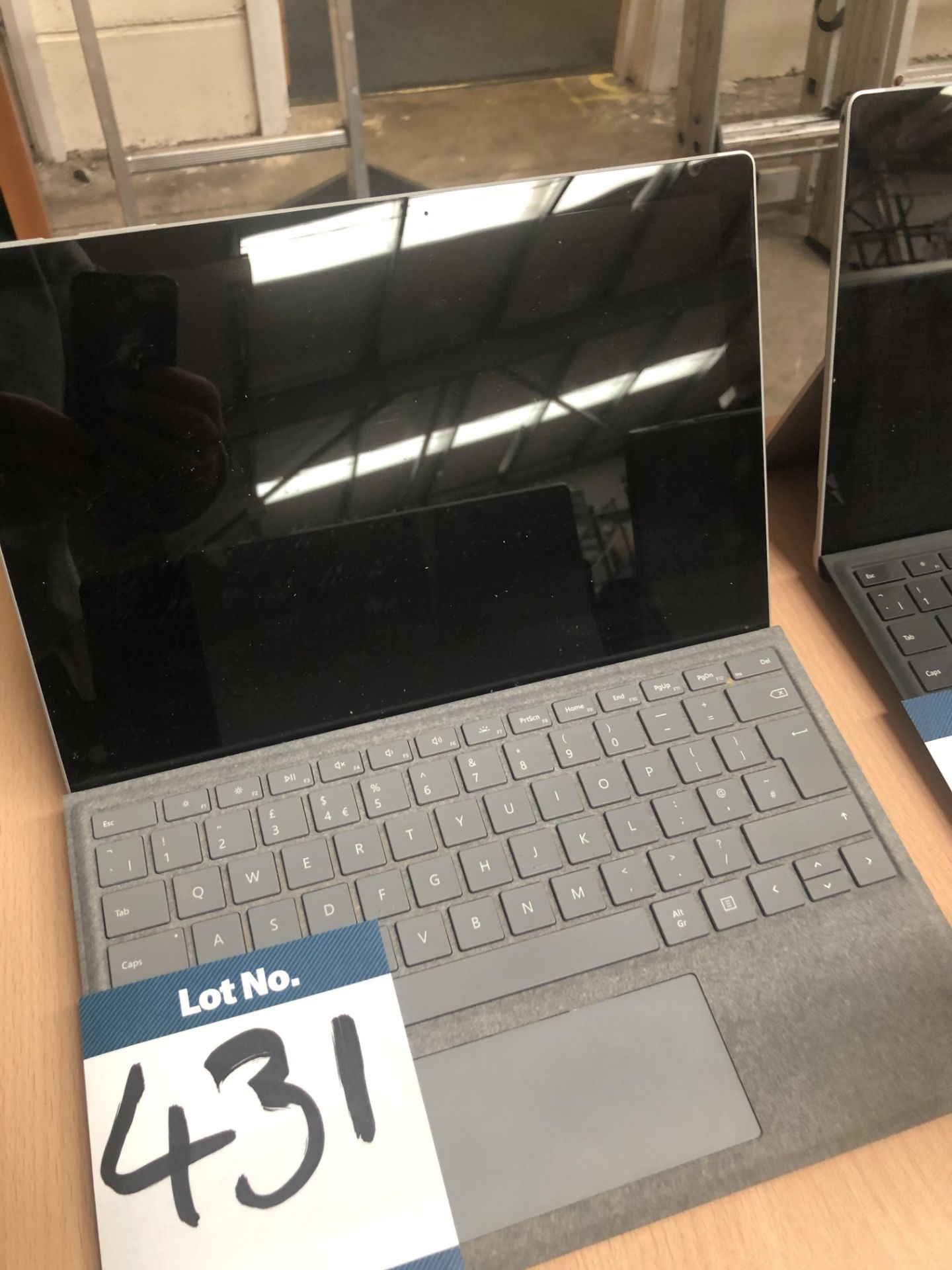 Windows Surface Pro tablet and keyboard (1796/256GB)