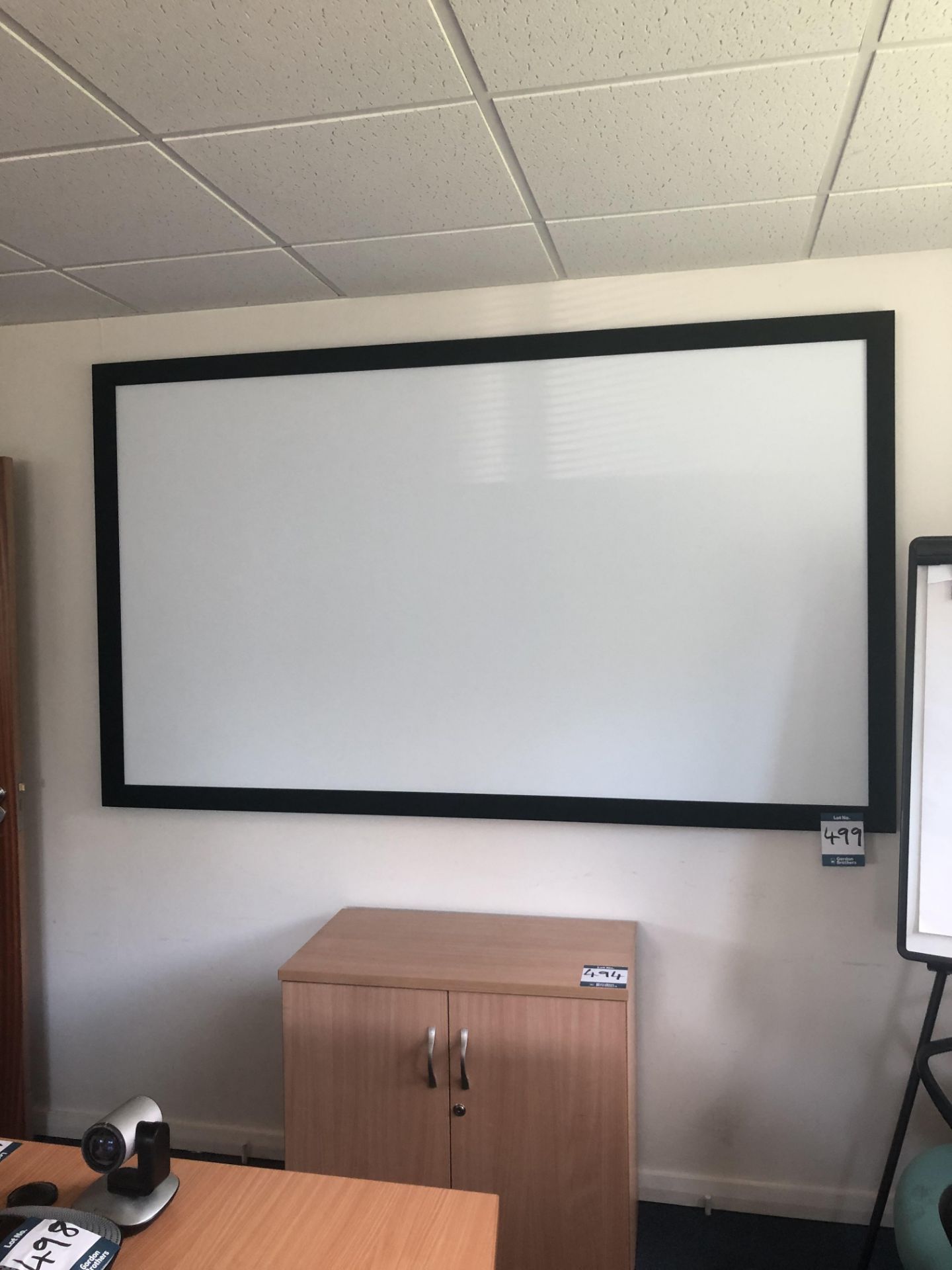 Wall mounted projector screen 2100 x 1150mm