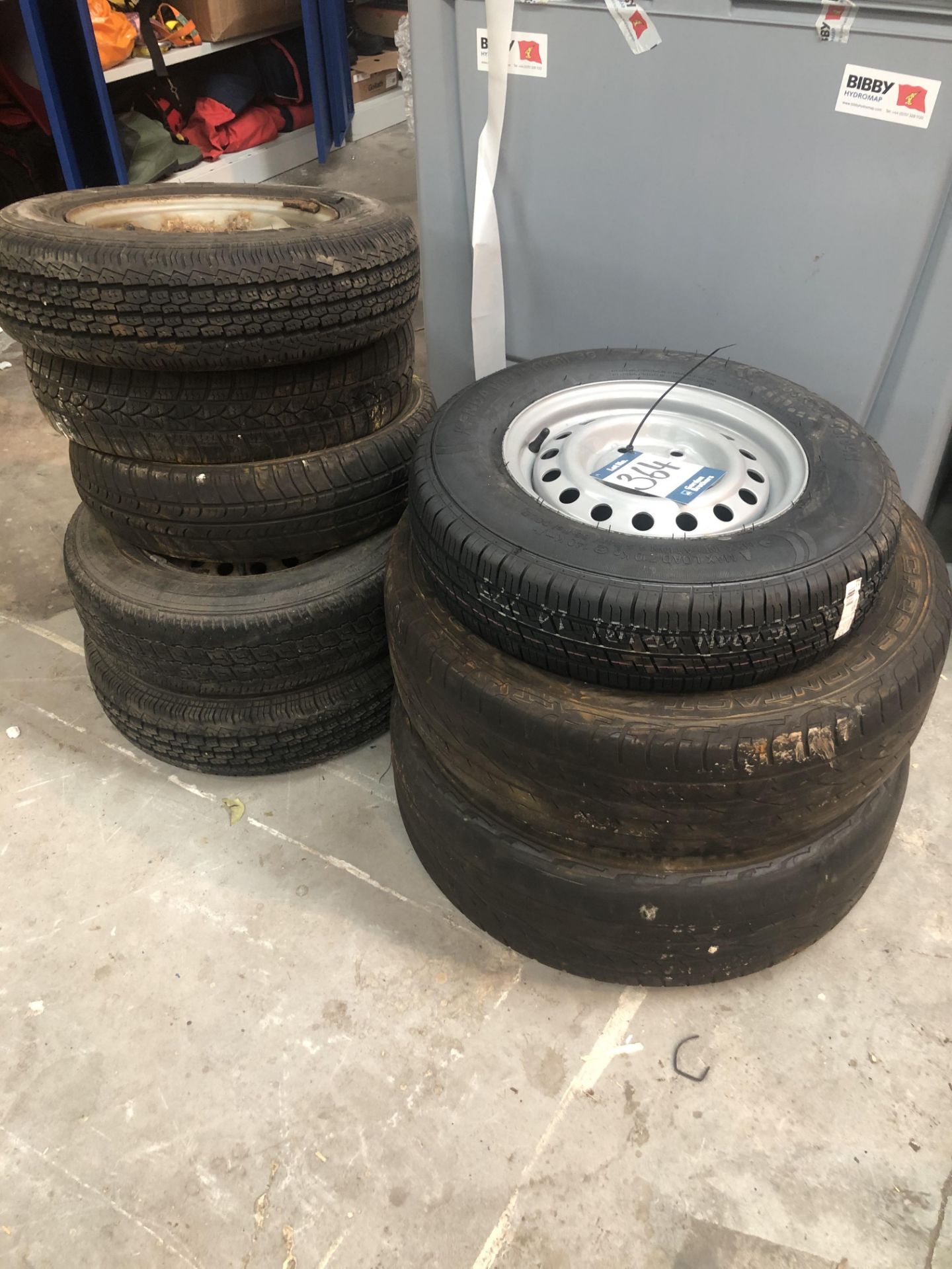 8 x assorted vehicles tyres and hubs as lotted