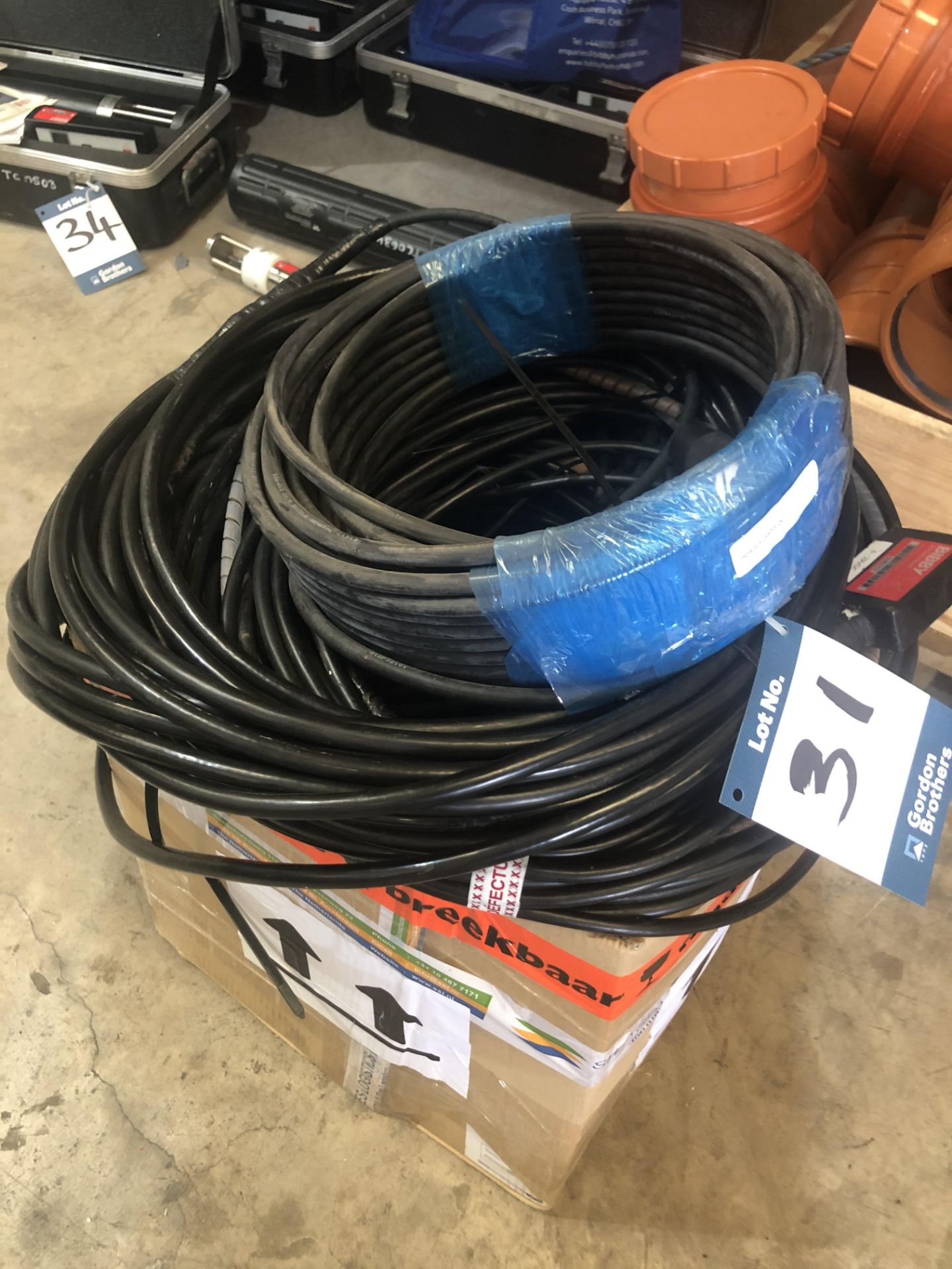 Miscellaneous Mini SVS cables, as lotted