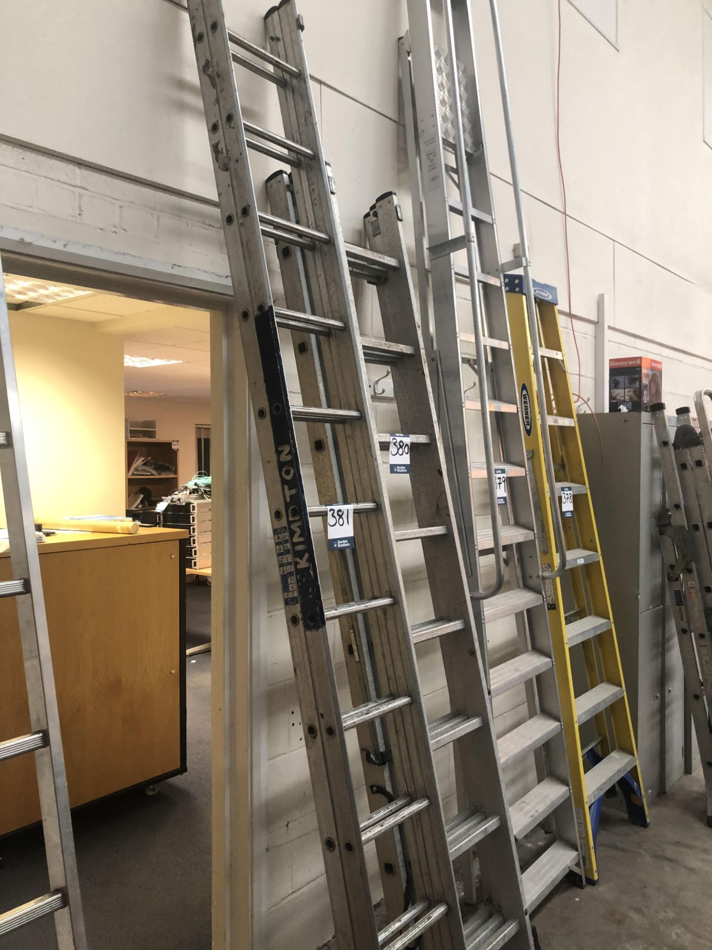 11 tread aluminium double extension ladder