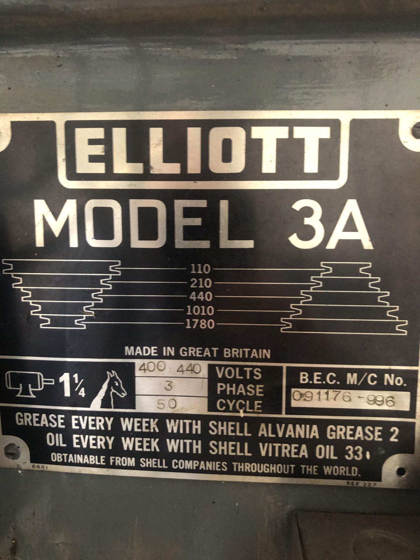 Elliott, Model 3A pillar drill, Serial No. 091176-996 with 450mm dia. rise and fall table - Image 2 of 2