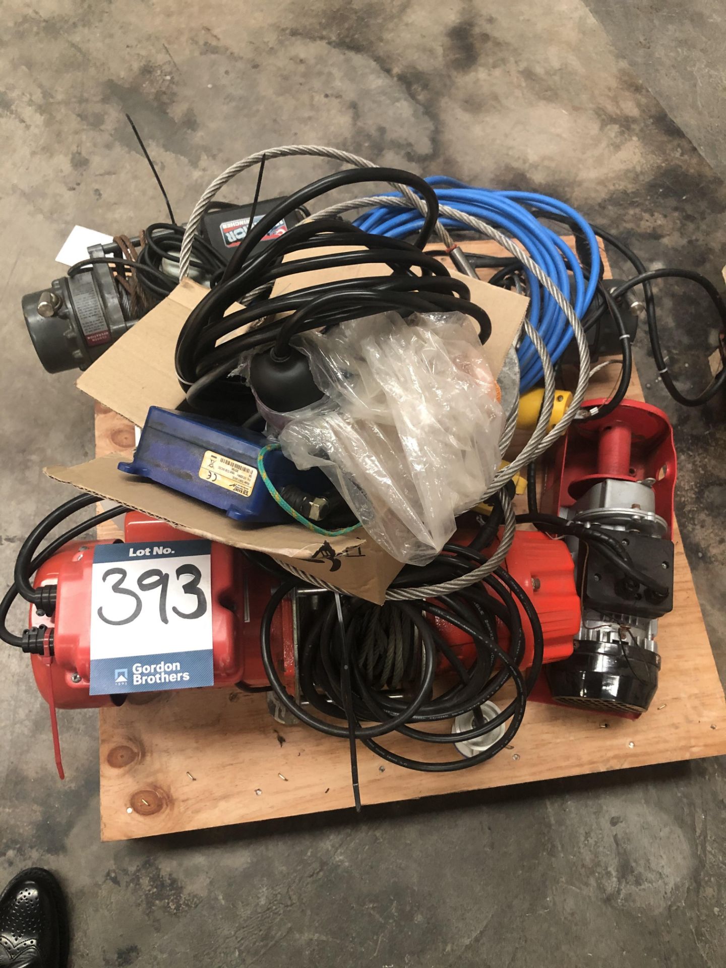 Comeup CP250 electric wire rope winch - load 250kg Serial No. 502535, Warrior C4500EWX 12 v wire