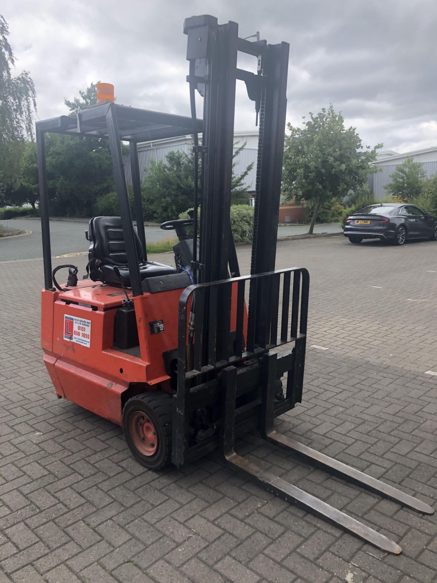 Lansing linde type E15Z electric 3 wheel forklift truck, with side shift cap: 1500kg, max lift - Image 2 of 7