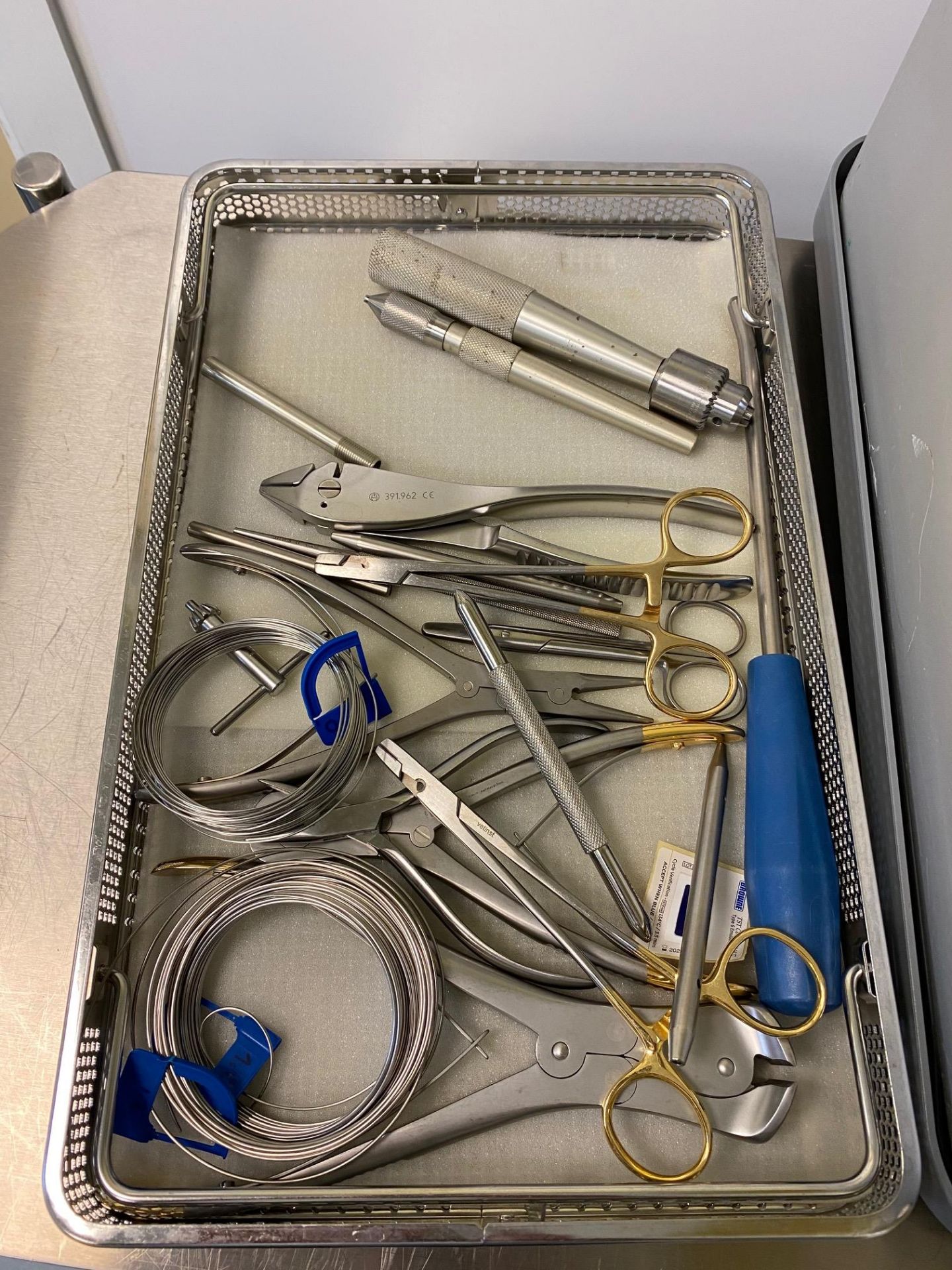 Aesculap surgical storage container with sulcoplasty instruments - Please note container security - Image 2 of 4