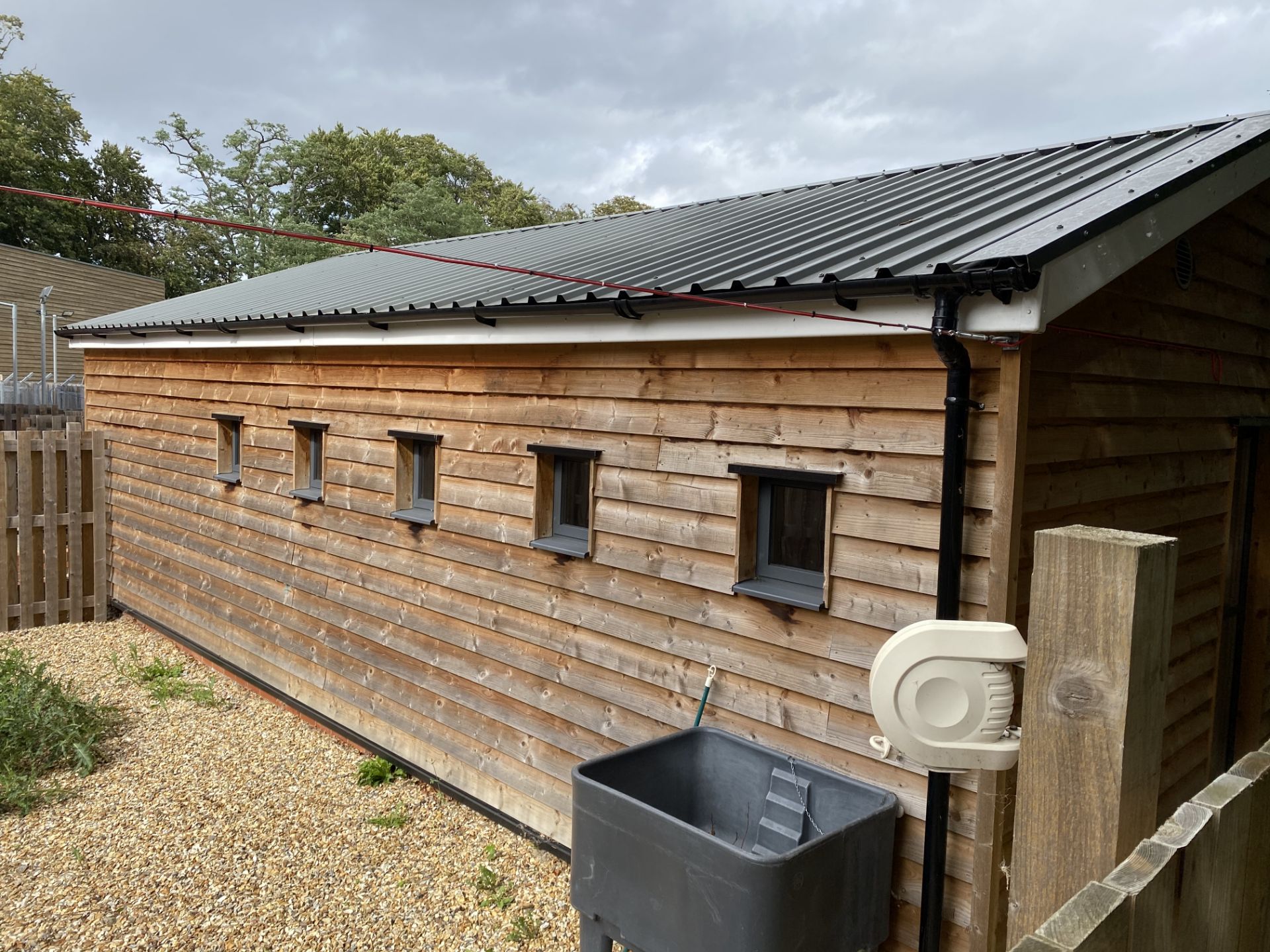 Timber construction purpose built kennel building, (approx. 30' x 18'), comprising 10 glazed door - Image 2 of 10