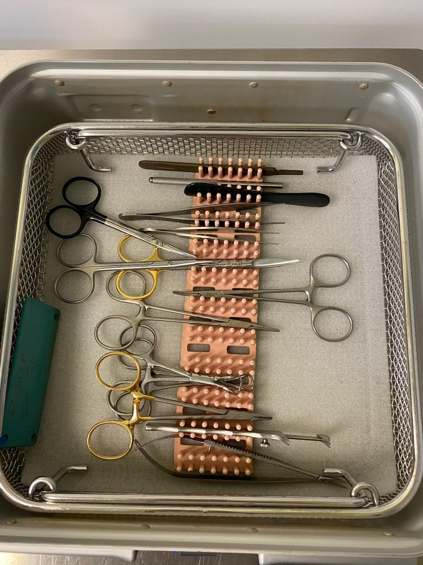 Aesculap surgical storage container with surgical eyelid instrument set - Please note container - Image 2 of 4