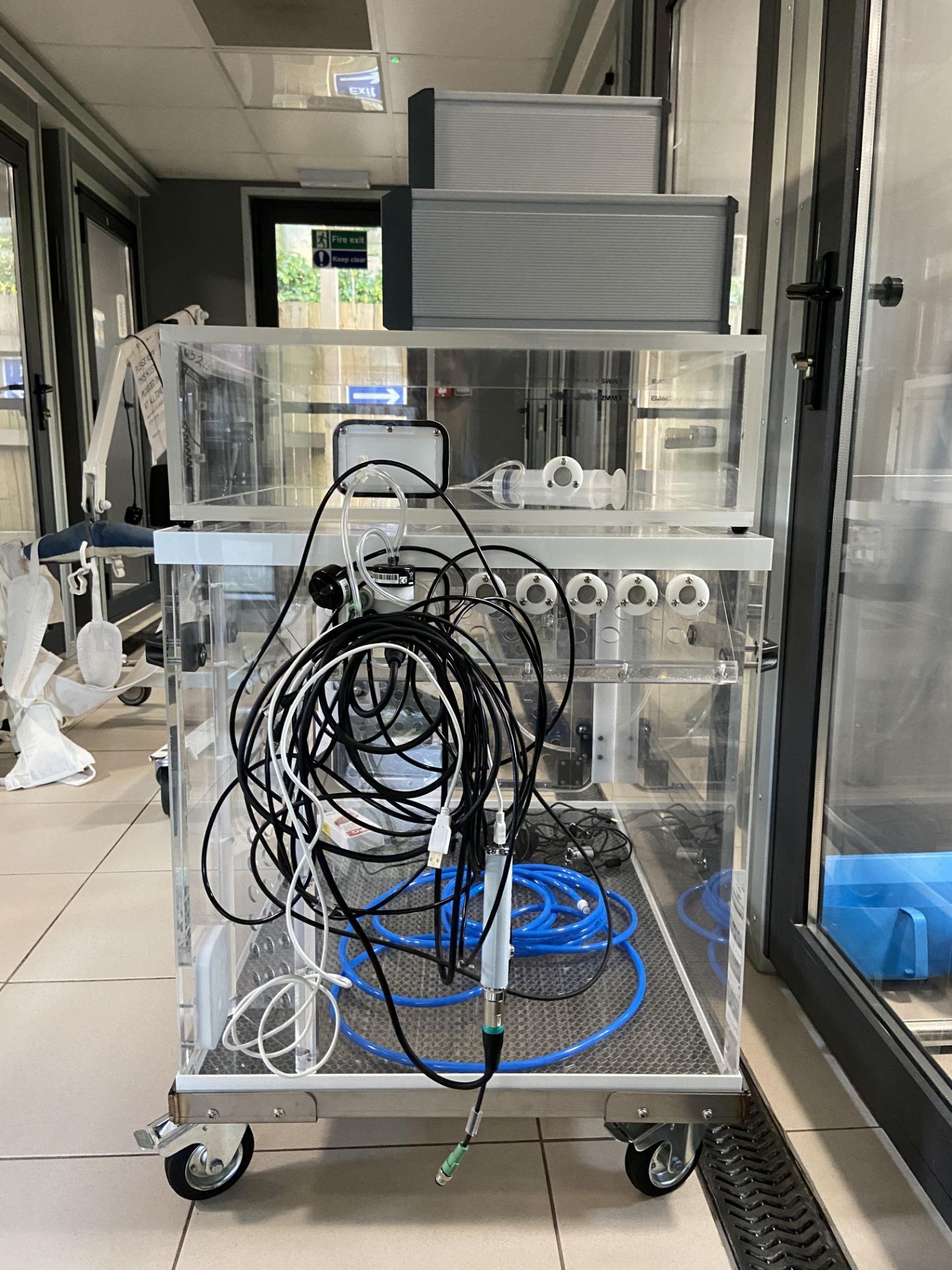 EMMS plethysmography system comprising; EMMS high-capacity bias flow, model. Air 730, Serial No. - Image 3 of 5