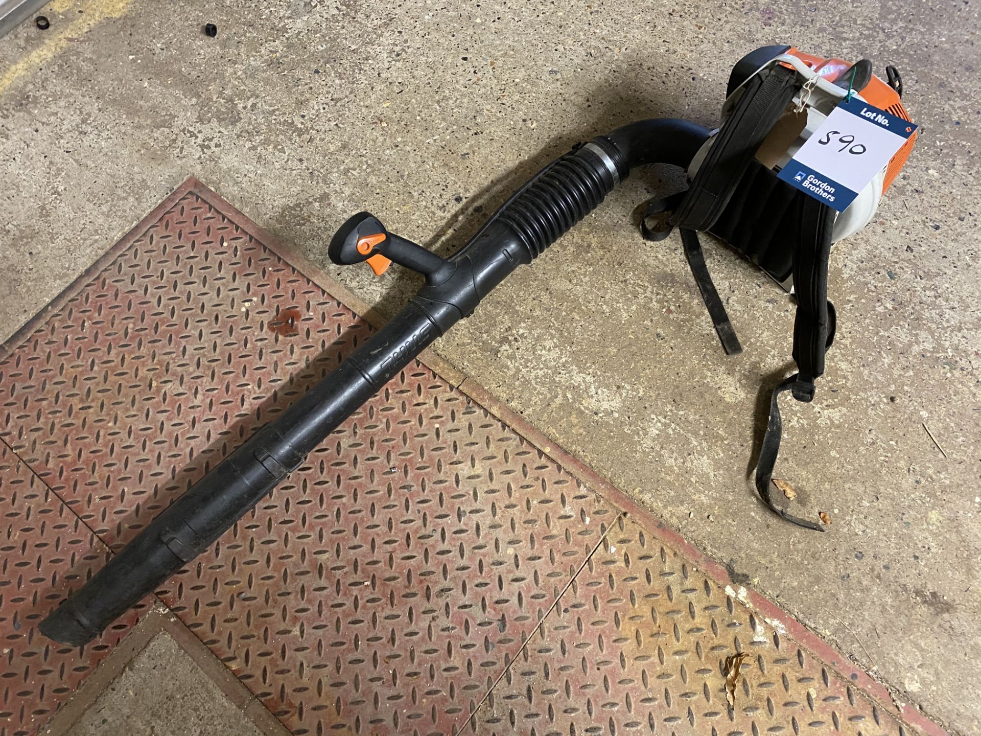 Stihl BR200 petrol garden leaf blower (2016) - located Workshop
