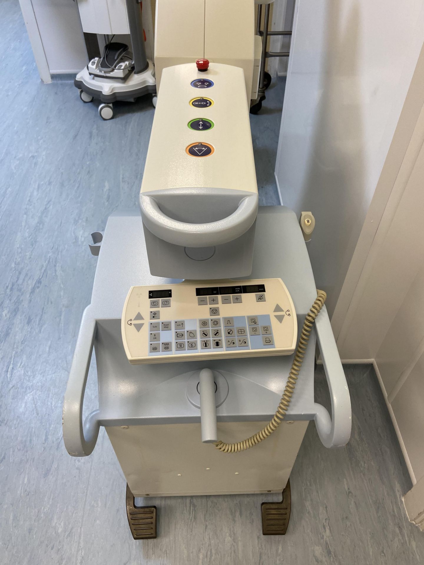 Siemens Model - 08081080 Arcadis Orbic C-arm fluoroscope mobile X-ray machine with twin monitor - Image 4 of 6