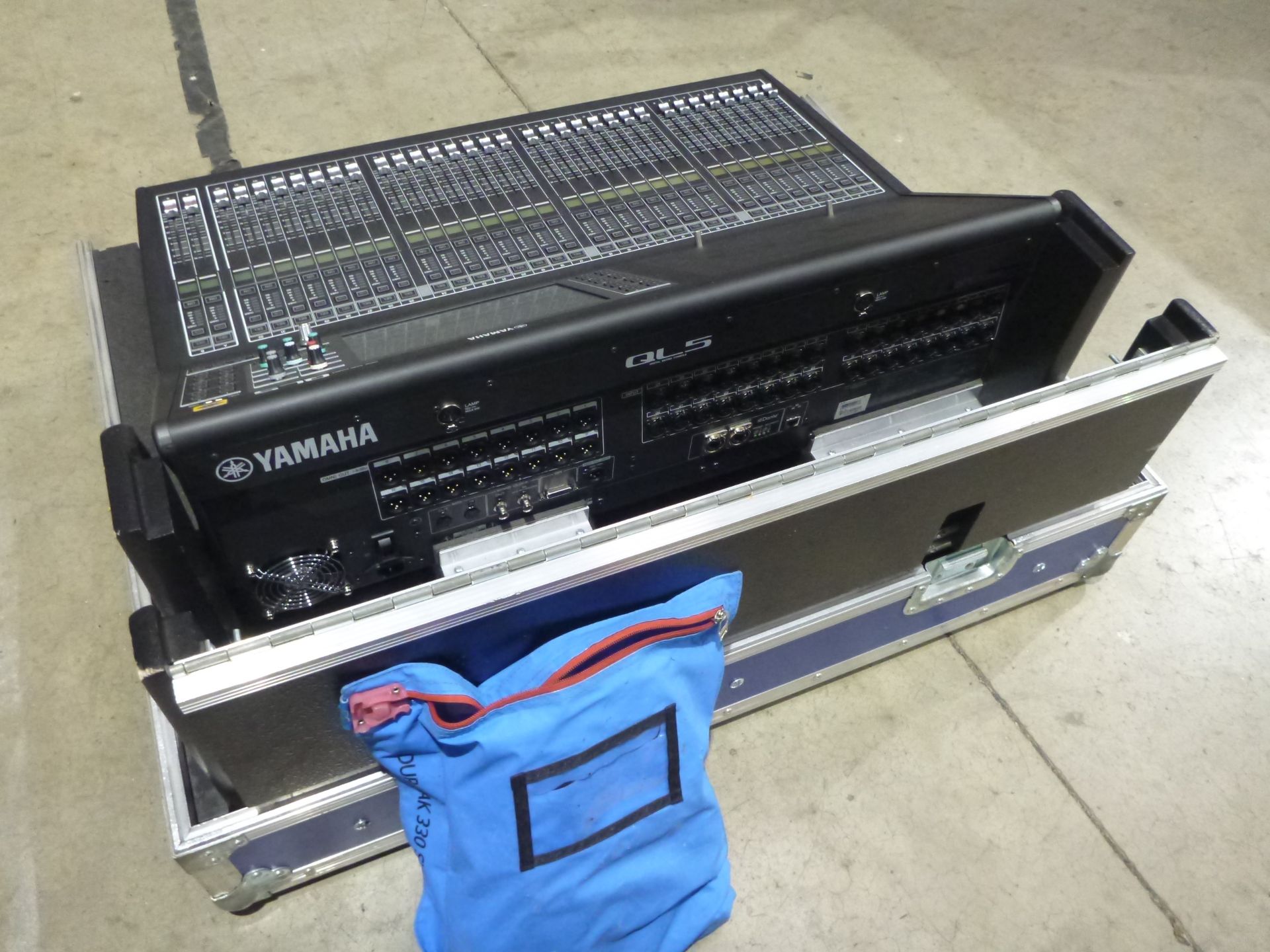 Yamaha QL5 Digital Audio Mixing Desk, S/N C121EAYL01051, In flight case - Image 8 of 13